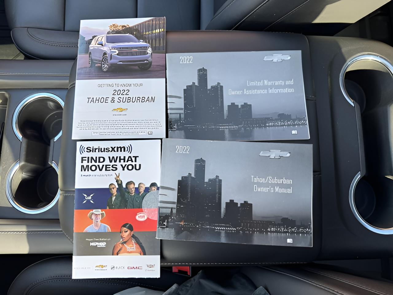 2022 Chevrolet Suburban LT, Luxury pkg, Panoramic Sunroof, 2nd Row Buckets,