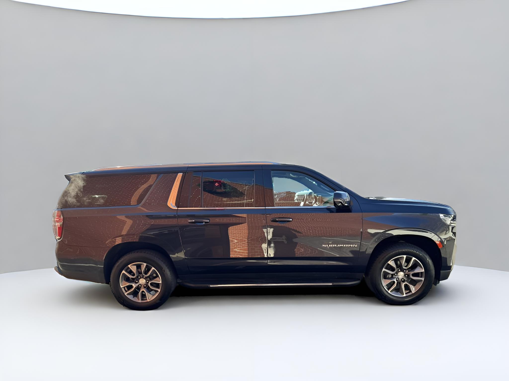 2022 Chevrolet Suburban LT, Luxury pkg, Panoramic Sunroof, 2nd Row Buckets,