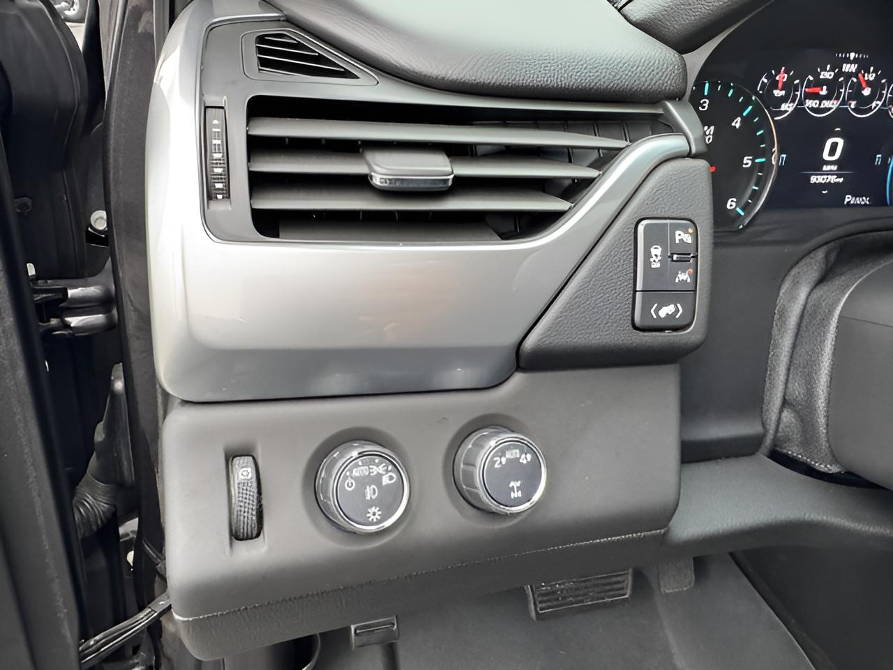 2017 Chevrolet Suburban LT, 2nd Row Buckets, Brand NEW GM Transmission with warranty