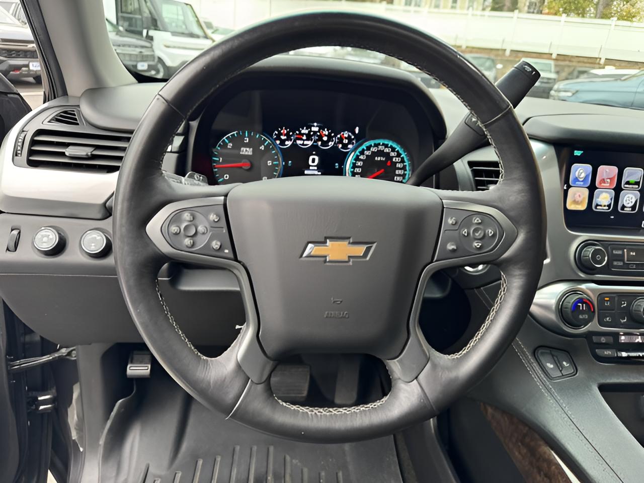 2017 Chevrolet Suburban LT, 2nd Row Buckets, Brand NEW GM Transmission with warranty