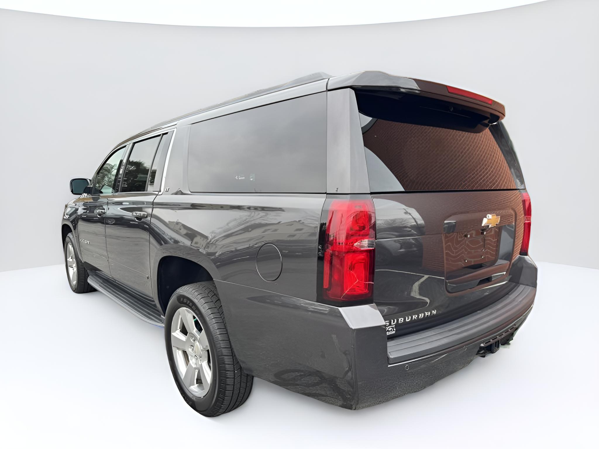 2017 Chevrolet Suburban LT, 2nd Row Buckets, Brand NEW GM Transmission with warranty