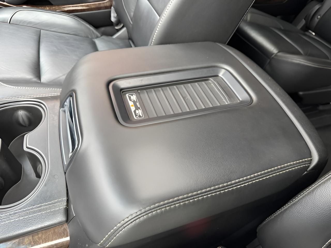 2017 Chevrolet Suburban LT, 2nd Row Buckets, Brand NEW GM Transmission with warranty