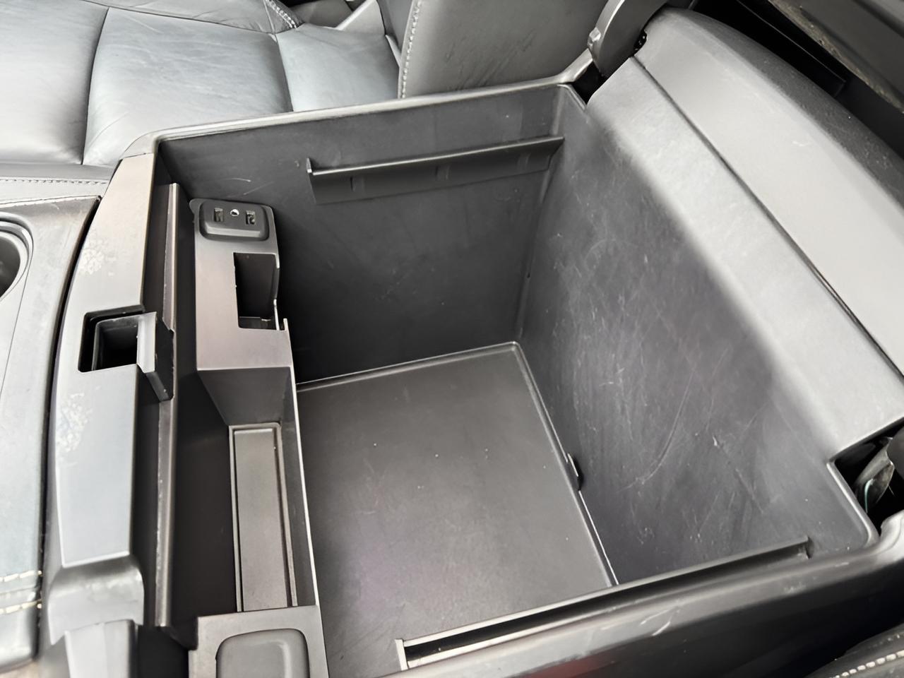 2017 Chevrolet Suburban LT, 2nd Row Buckets, Brand NEW GM Transmission with warranty