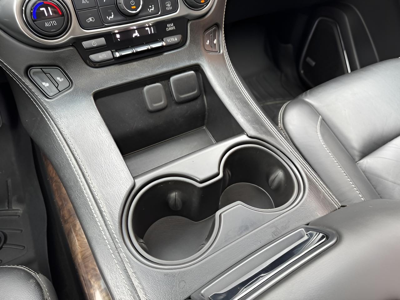 2017 Chevrolet Suburban LT, 2nd Row Buckets, Brand NEW GM Transmission with warranty