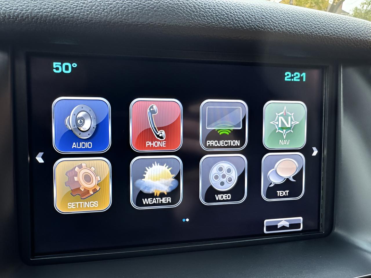 2017 Chevrolet Suburban LT, 2nd Row Buckets, Brand NEW GM Transmission with warranty