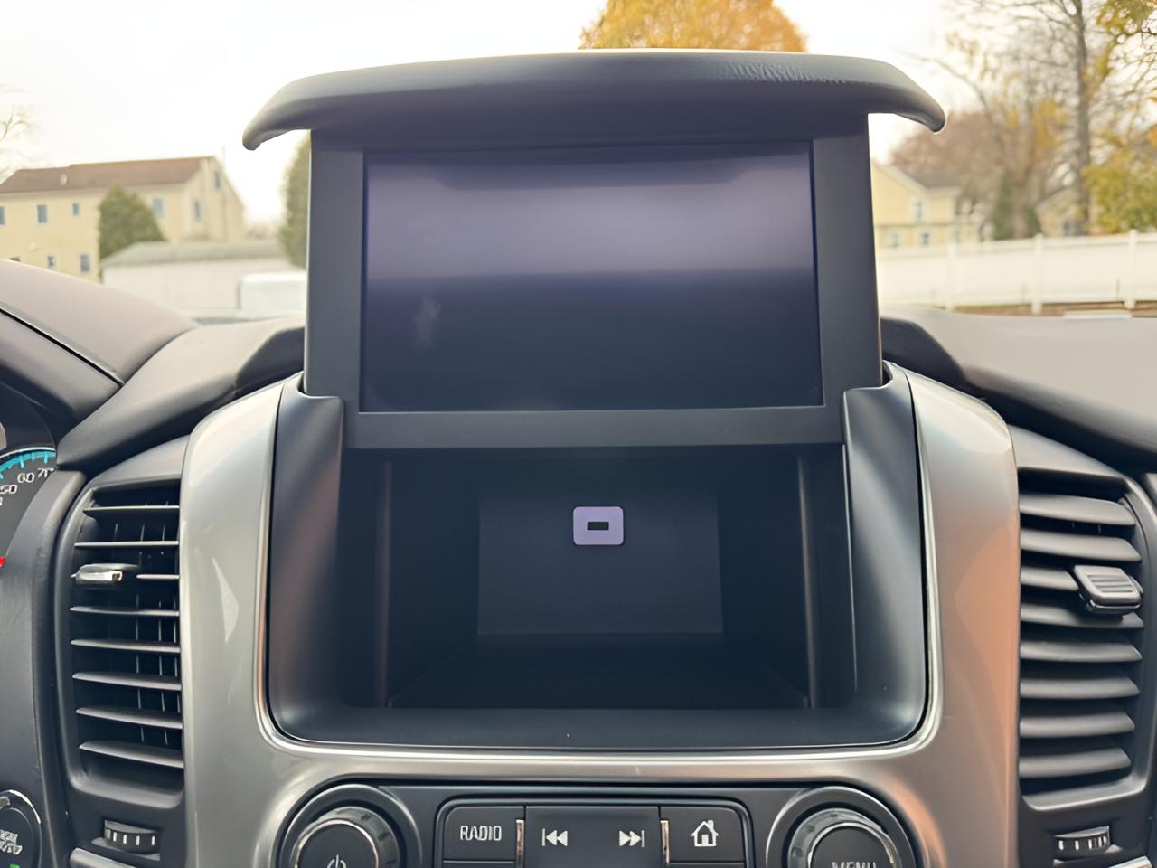 2017 Chevrolet Suburban LT, 2nd Row Buckets, Brand NEW GM Transmission with warranty