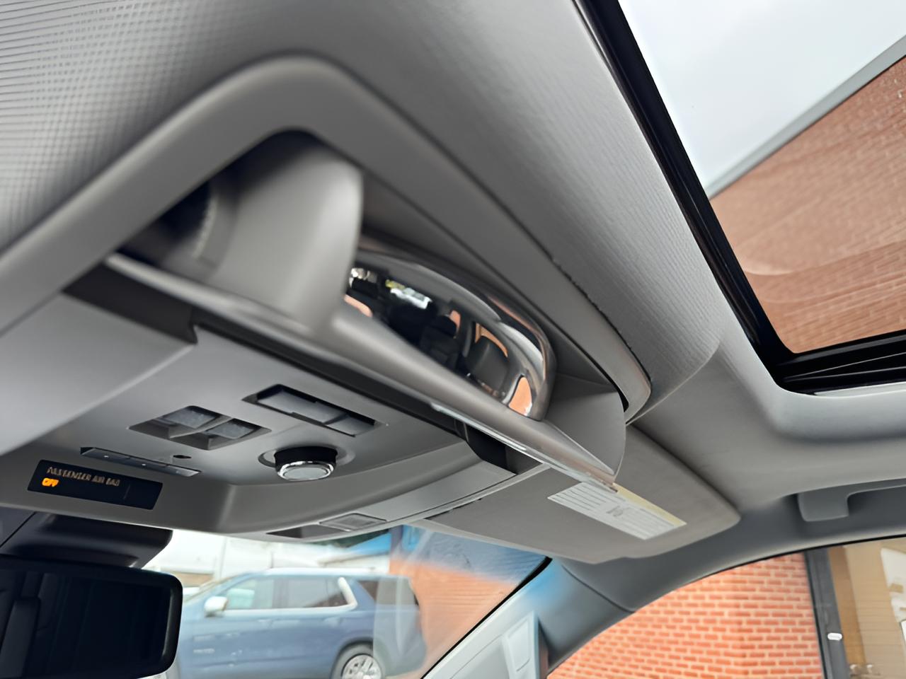 2017 Chevrolet Suburban LT, 2nd Row Buckets, Brand NEW GM Transmission with warranty