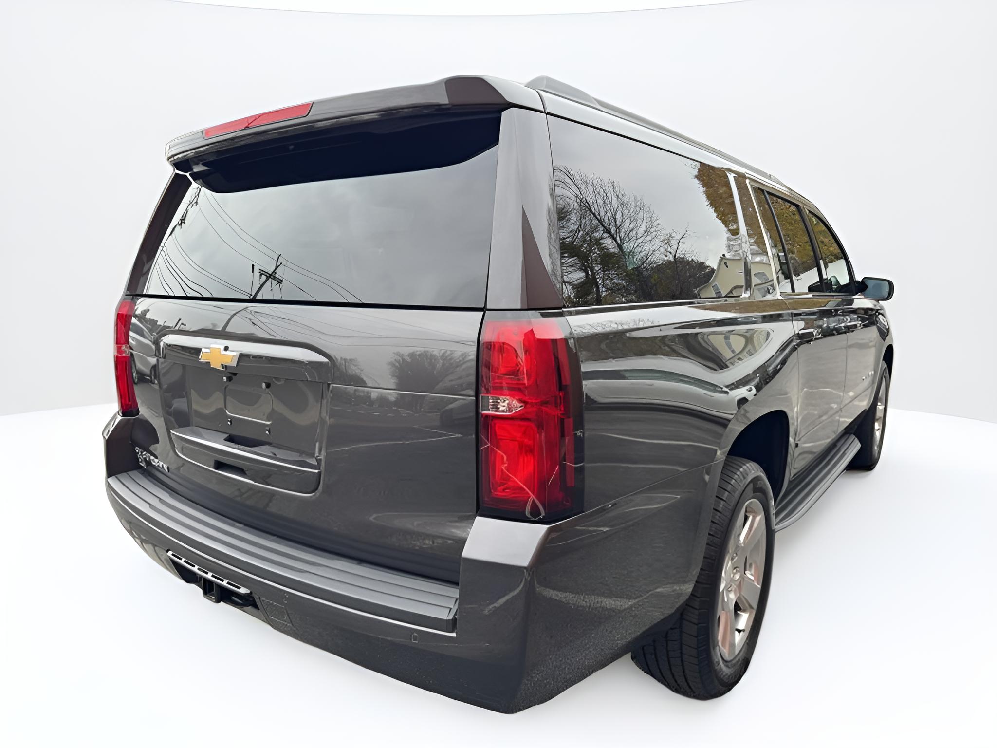 2017 Chevrolet Suburban LT, 2nd Row Buckets, Brand NEW GM Transmission with warranty