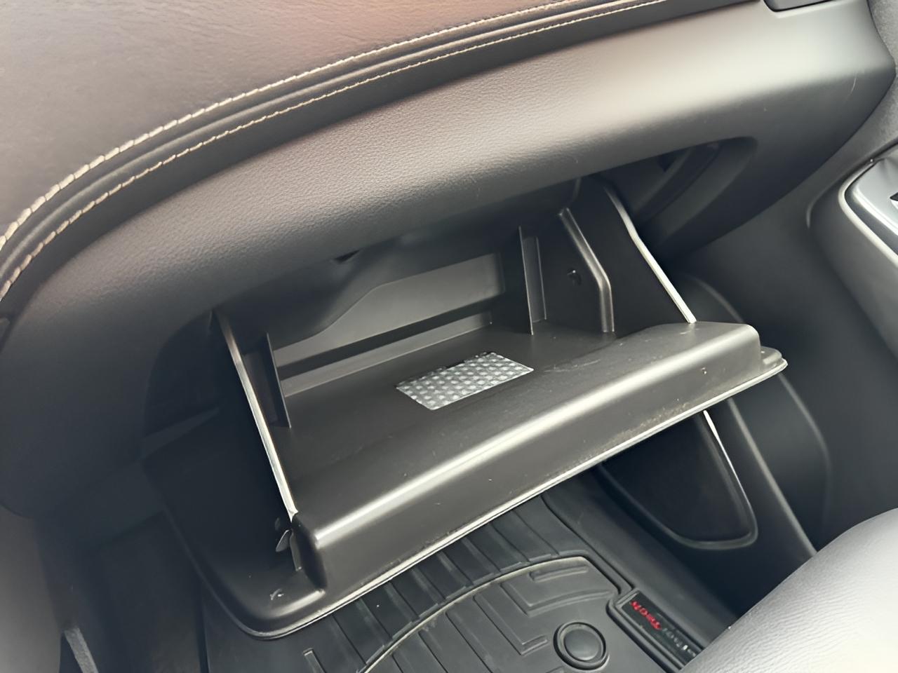 2017 Chevrolet Suburban LT, 2nd Row Buckets, Brand NEW GM Transmission with warranty