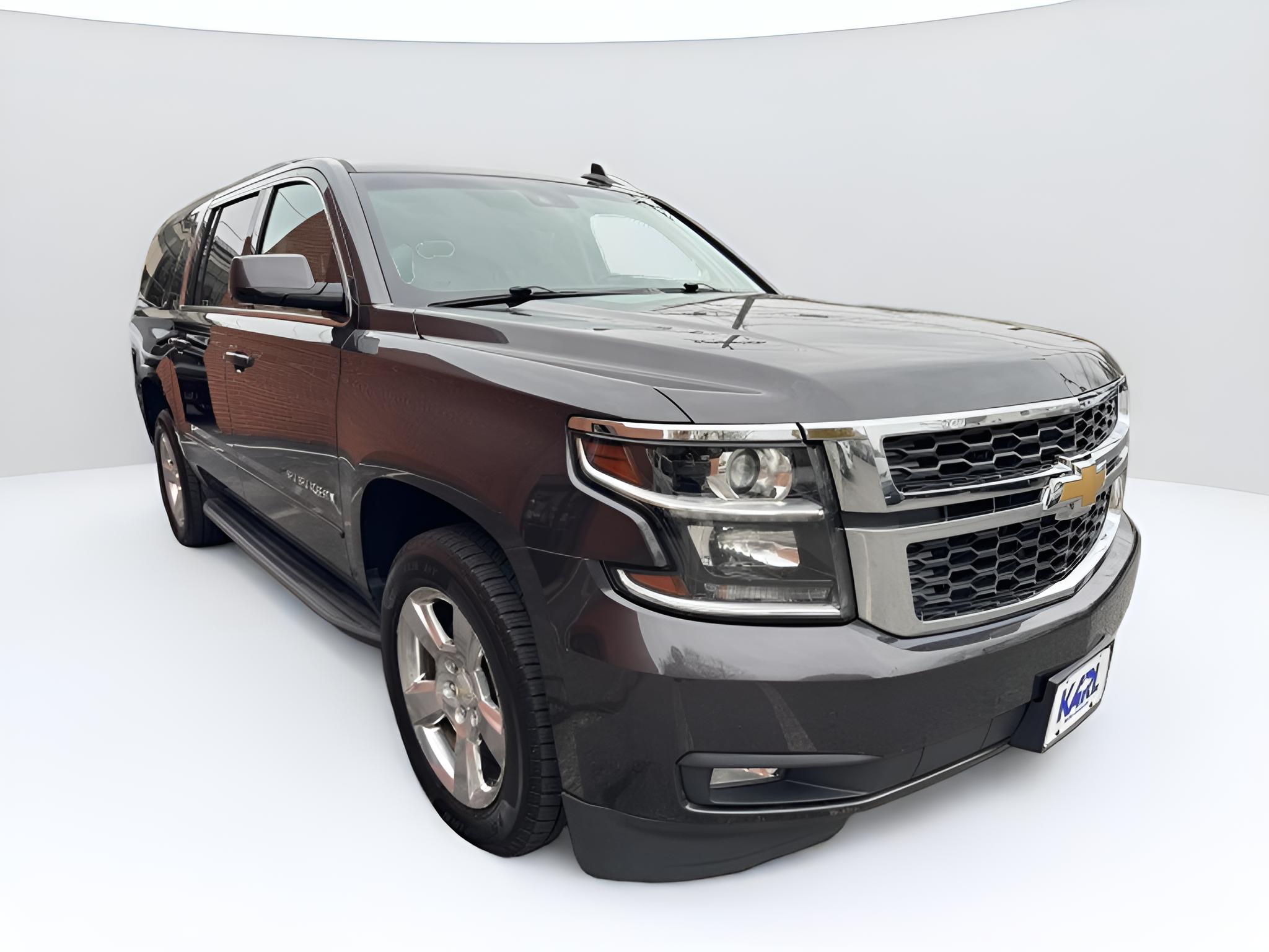 2017 Chevrolet Suburban LT, 2nd Row Buckets, Brand NEW GM Transmission with warranty