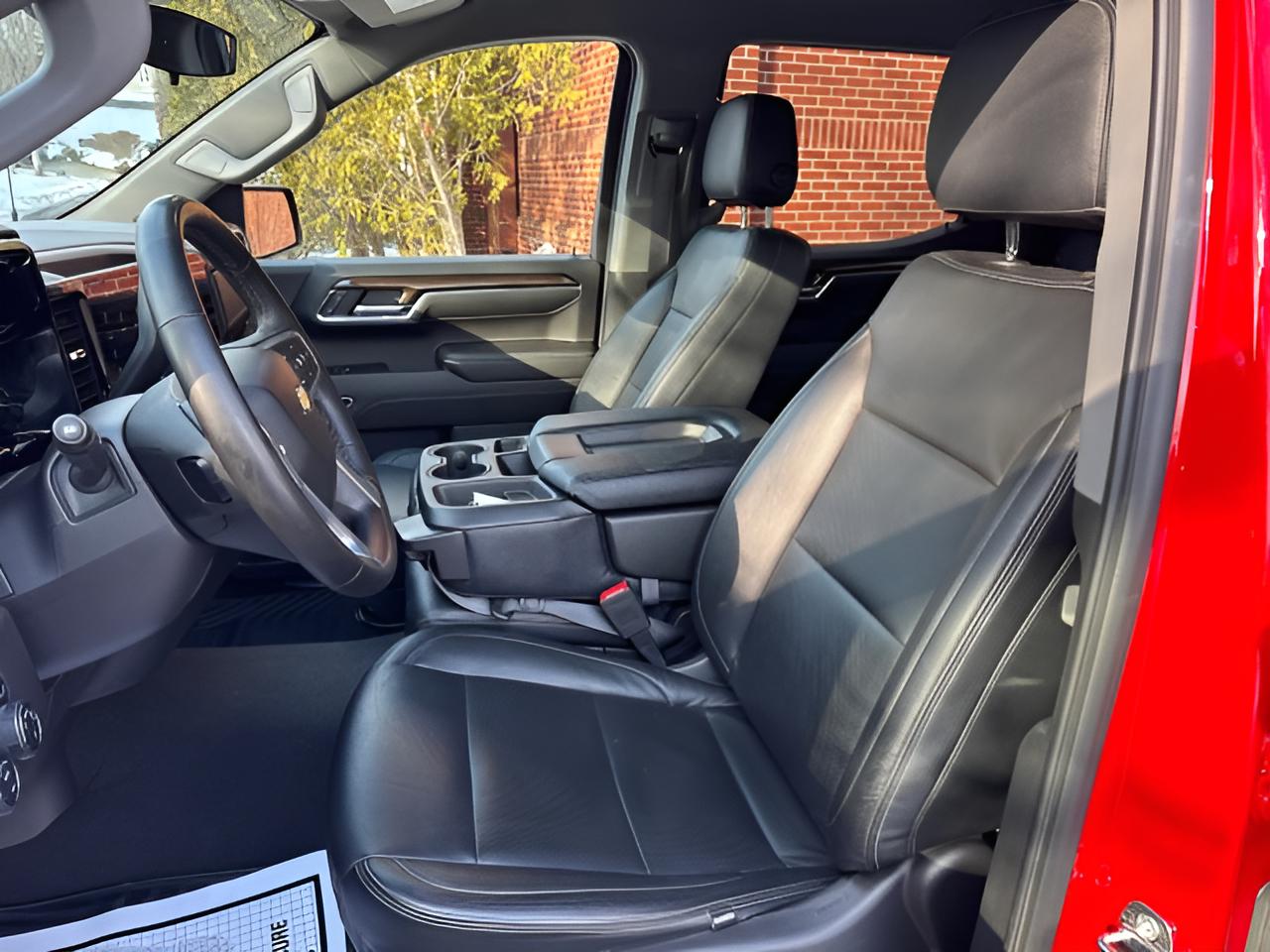 2024 Chevrolet Silverado 1500 LT, 1 owner, no accidents, very clean