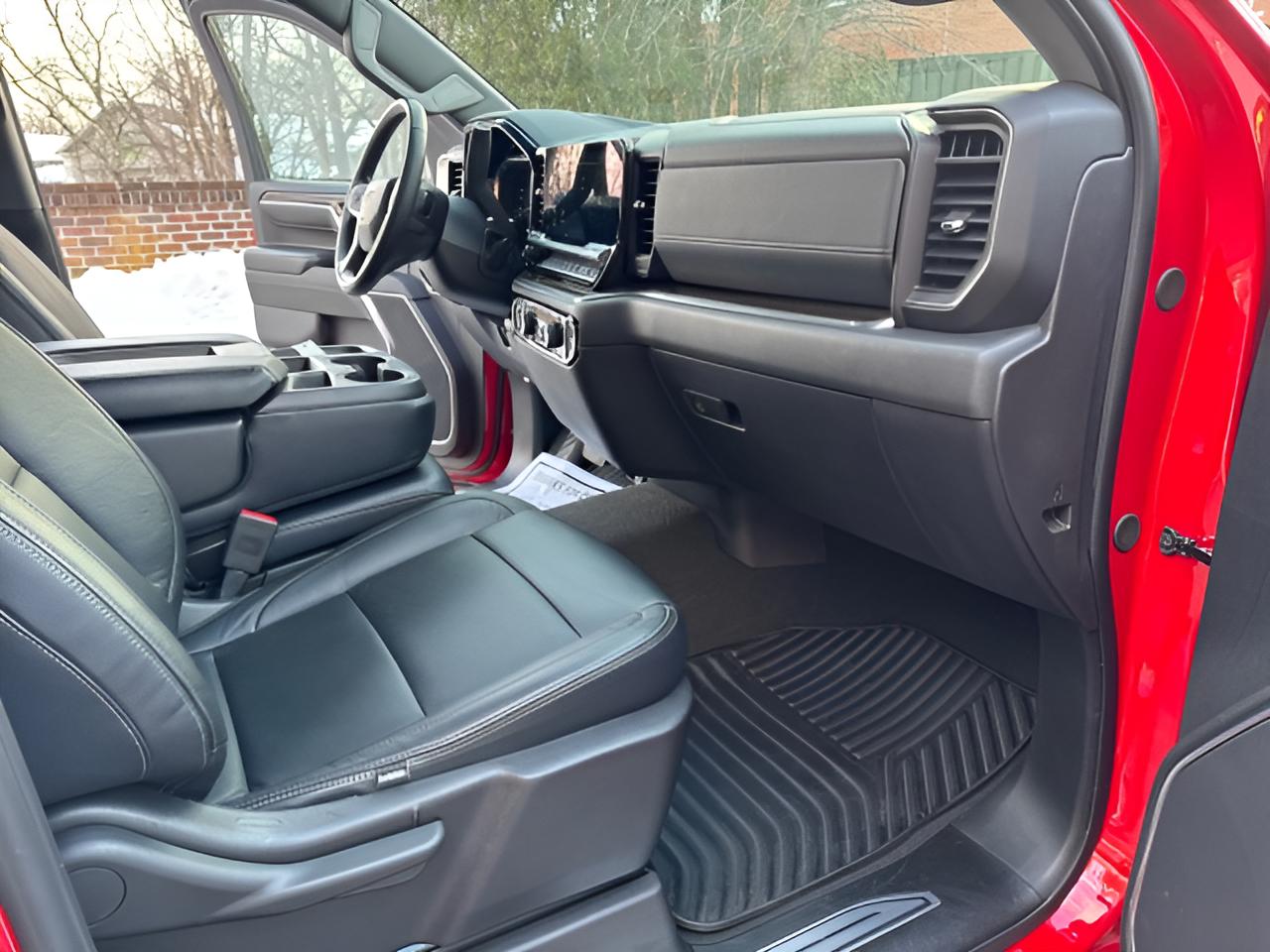 2024 Chevrolet Silverado 1500 LT, 1 owner, no accidents, very clean