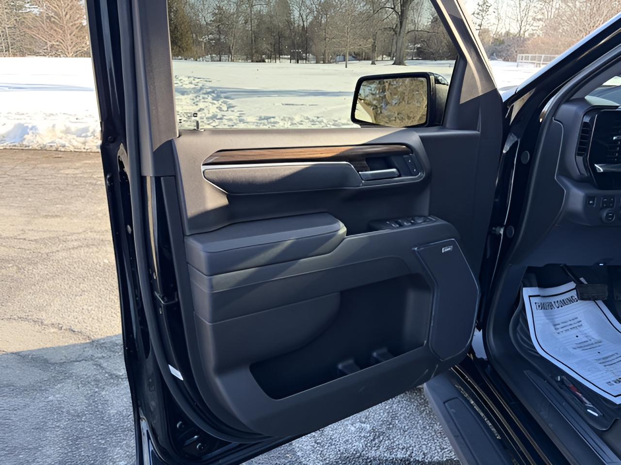 2025 Chevrolet Silverado 1500 LT Trail Boss, 1-owner, no accidents, all options