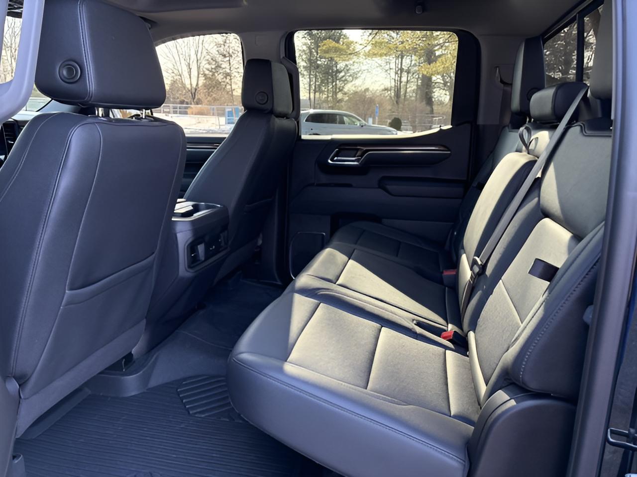 2025 Chevrolet Silverado 1500 LT Trail Boss, 1-owner, no accidents, all options