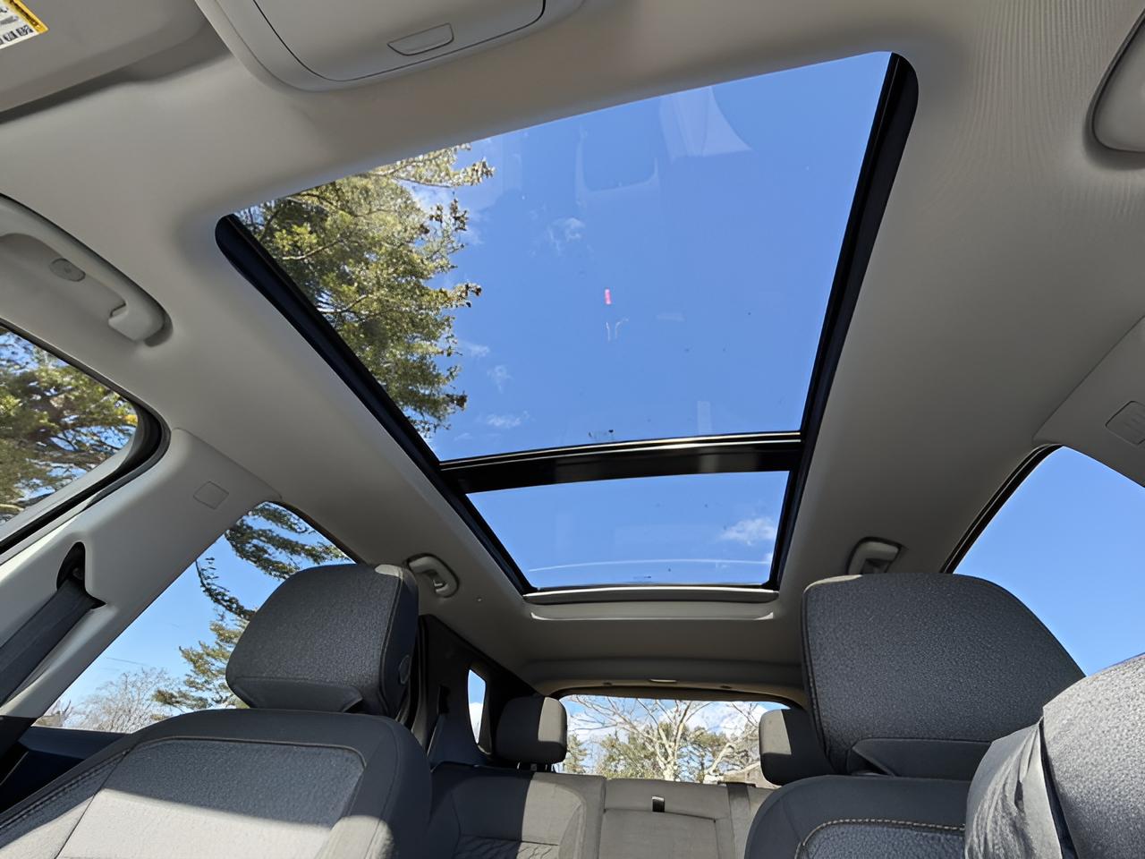 2019 Chevrolet Equinox LT, AWD, Sunroof, Conv.PkG, 1-owner, low miles