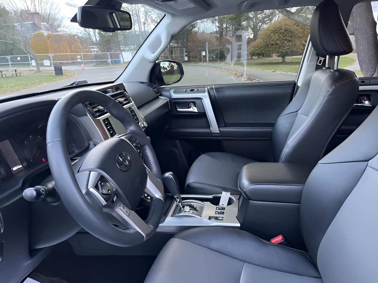 2022 Toyota 4Runner SR5 Premium, Roof rack and LED light bar, TRD Pro Wheels ,