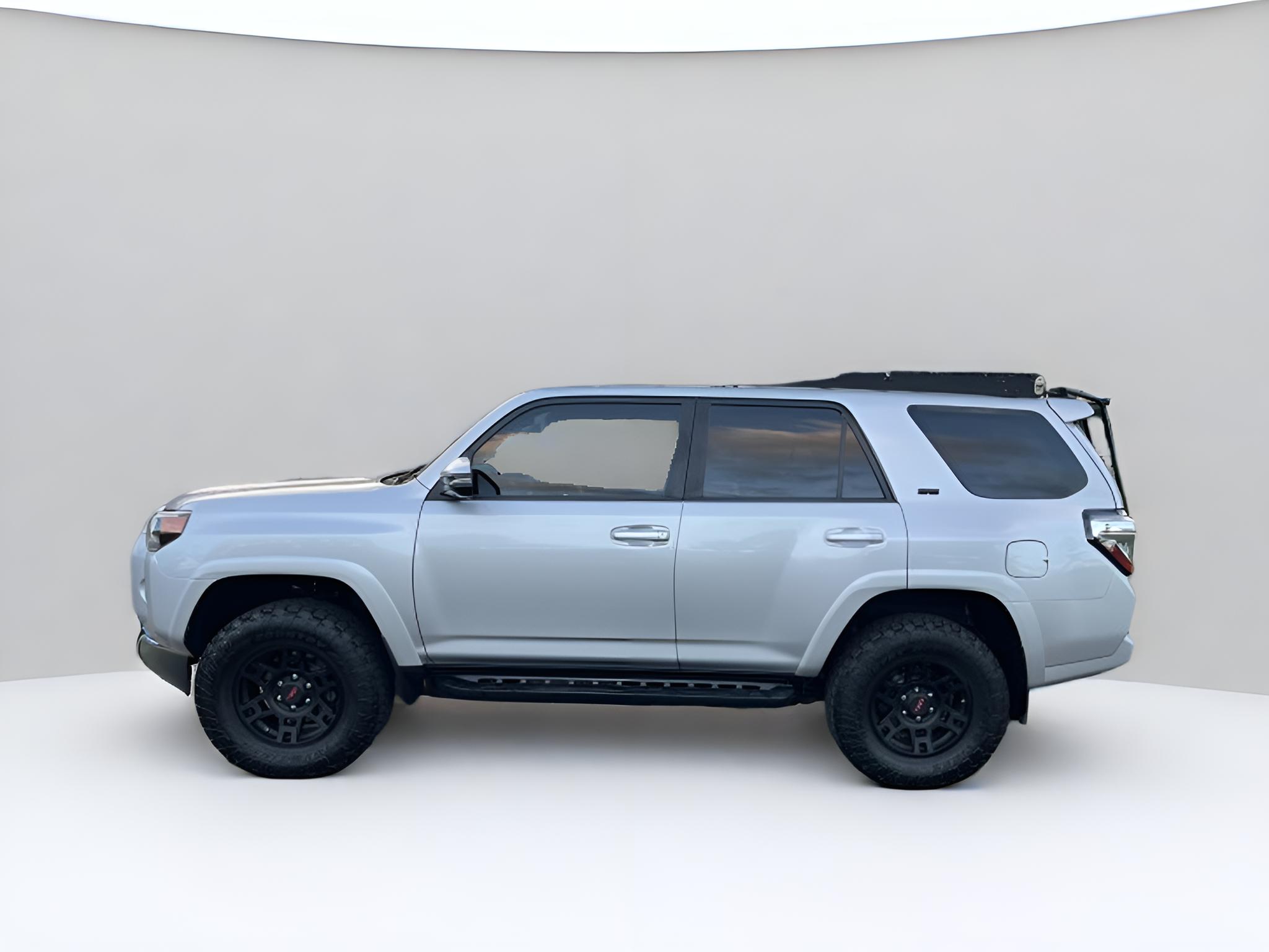 2022 Toyota 4Runner SR5 Premium, Roof rack and LED light bar, TRD Pro Wheels ,