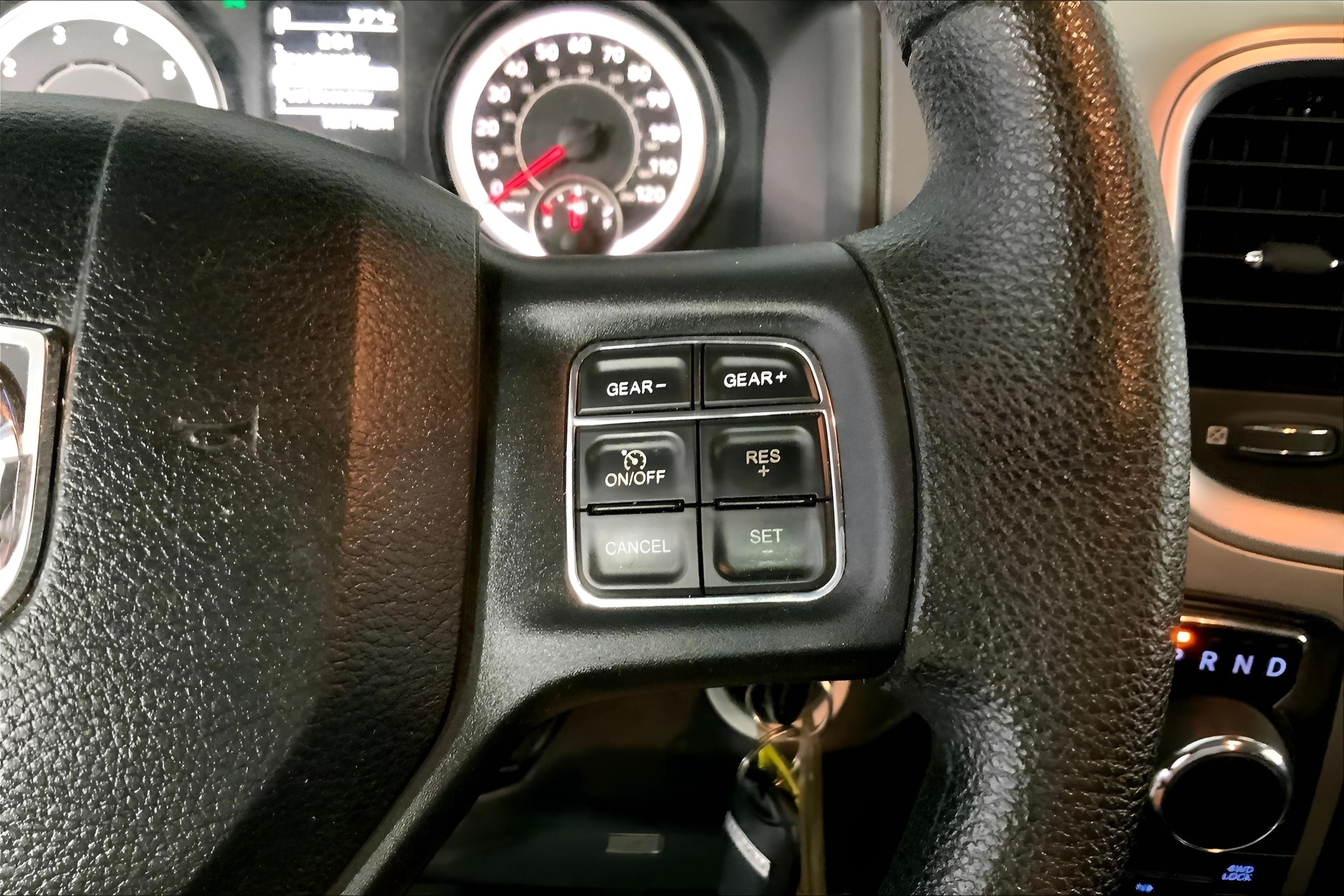 2016 RAM 1500 SLT