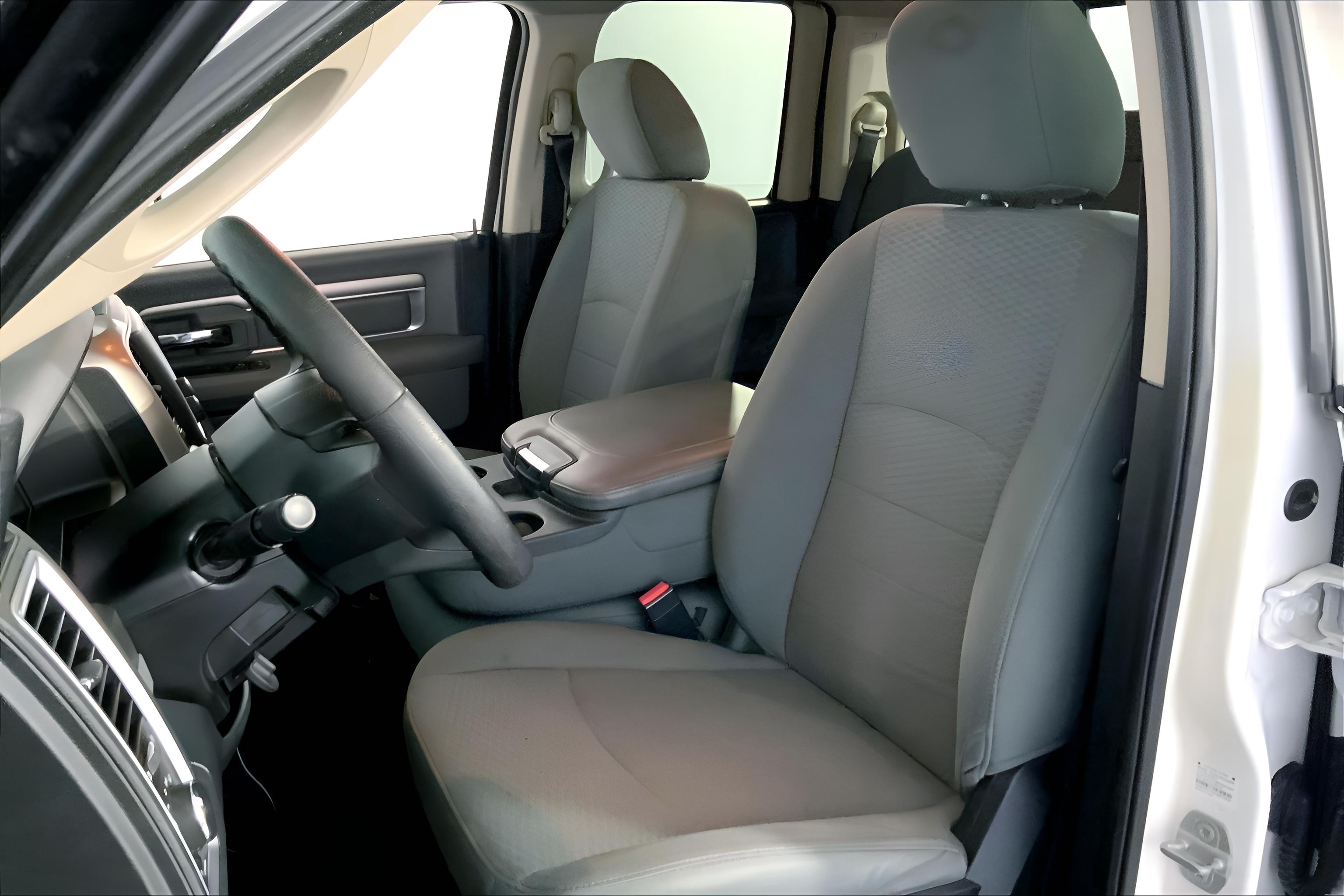 2016 RAM 1500 SLT