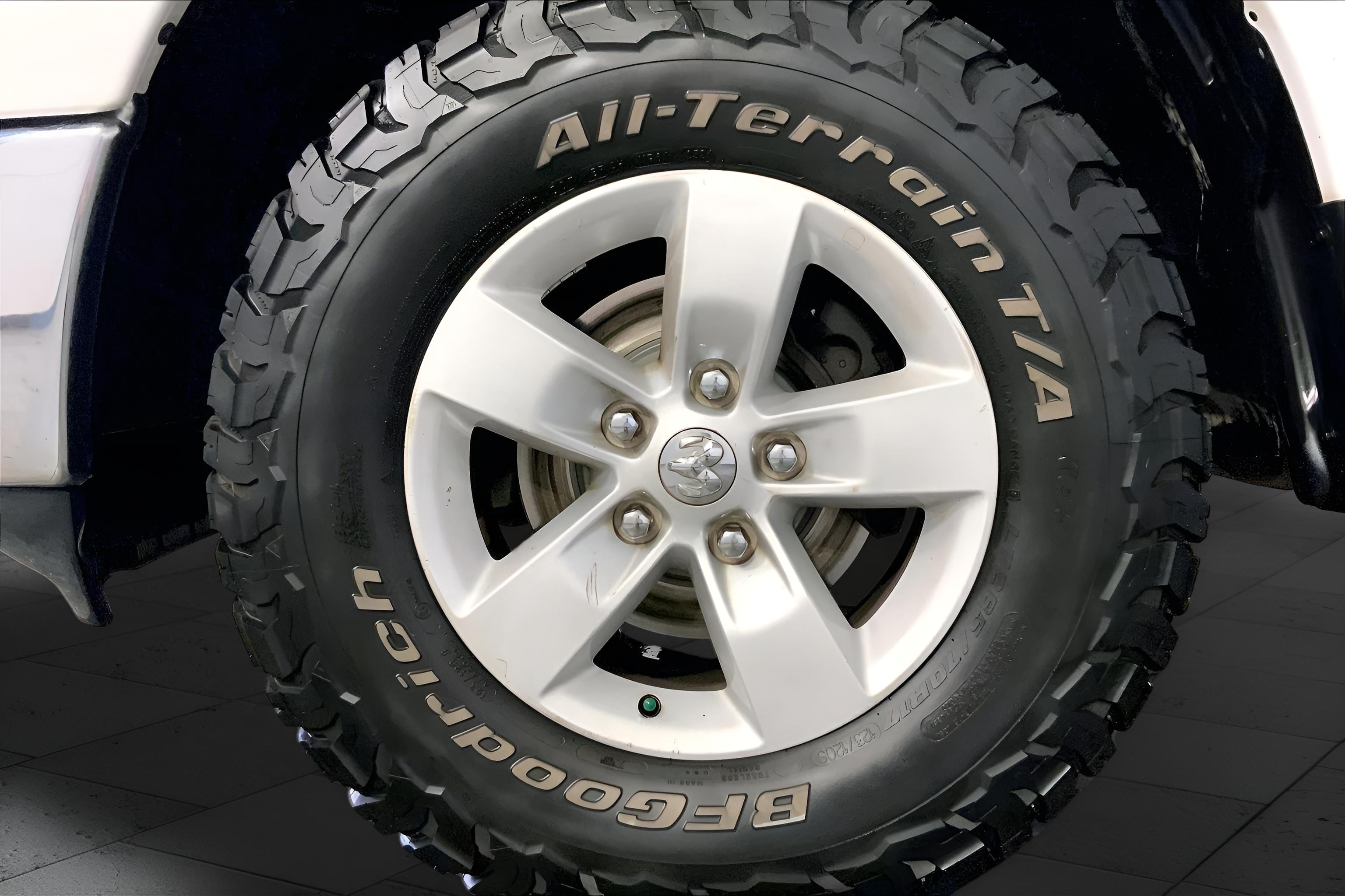 2016 RAM 1500 SLT