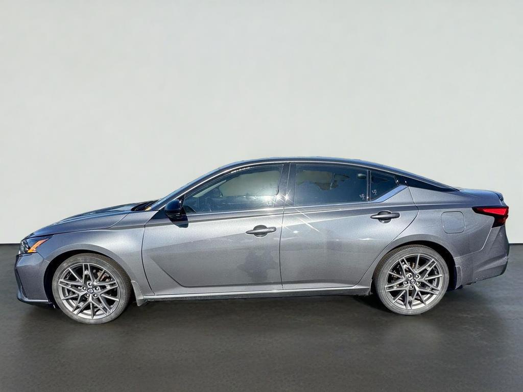 2023 Nissan Altima 2.0 SR