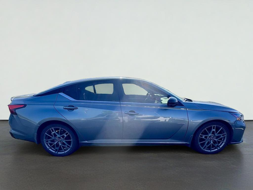 2023 Nissan Altima 2.0 SR