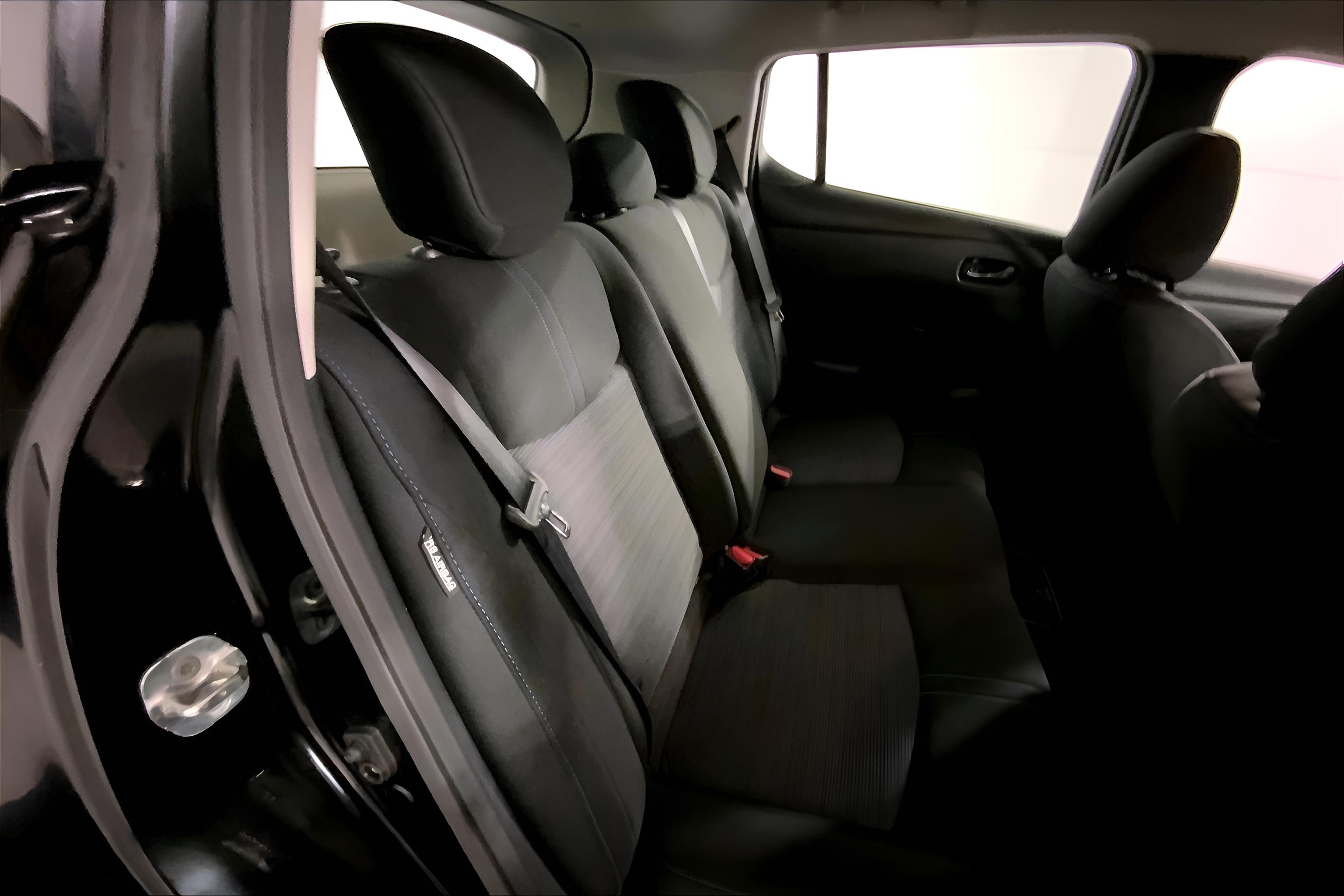 2023 Nissan LEAF S