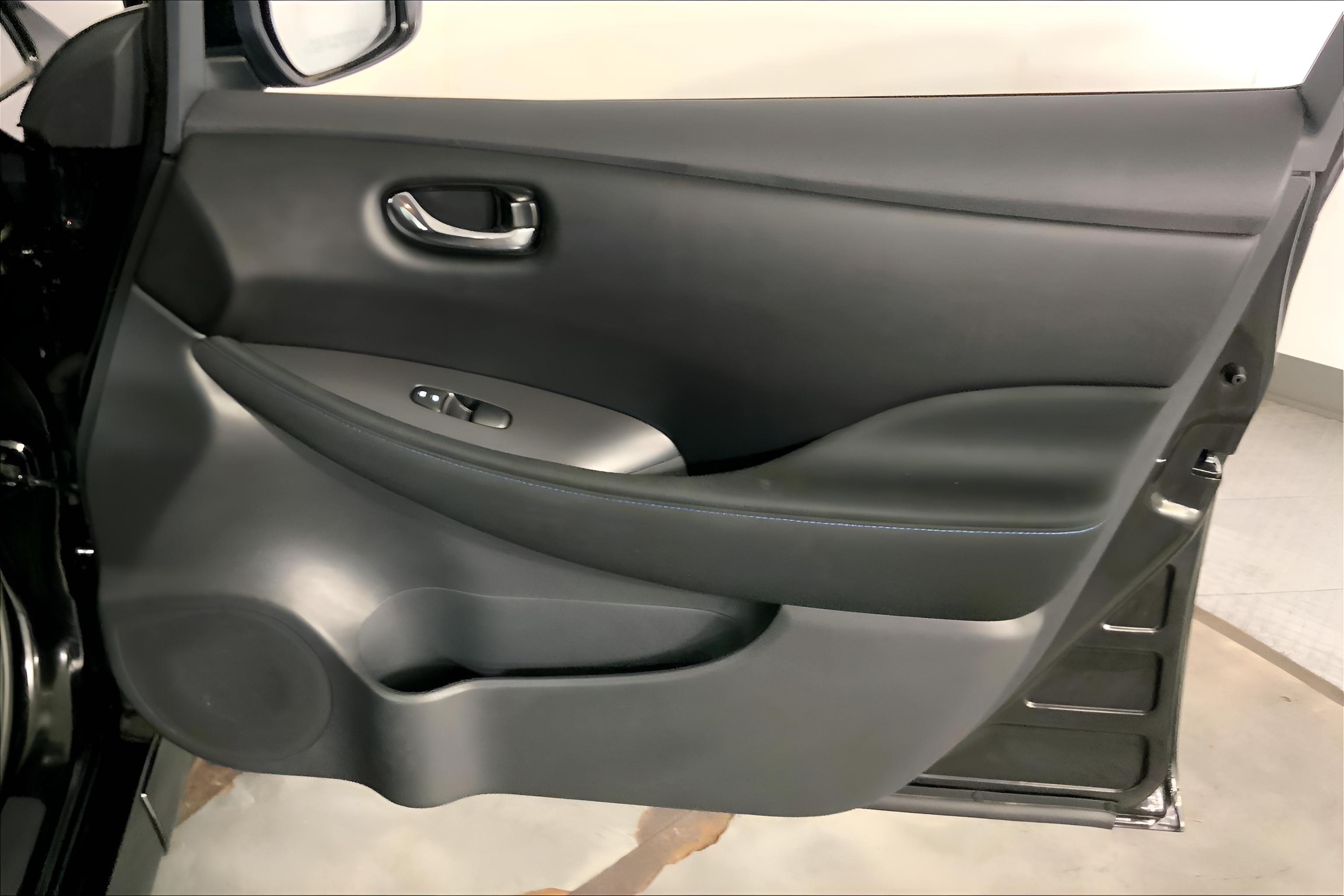 2023 Nissan LEAF S