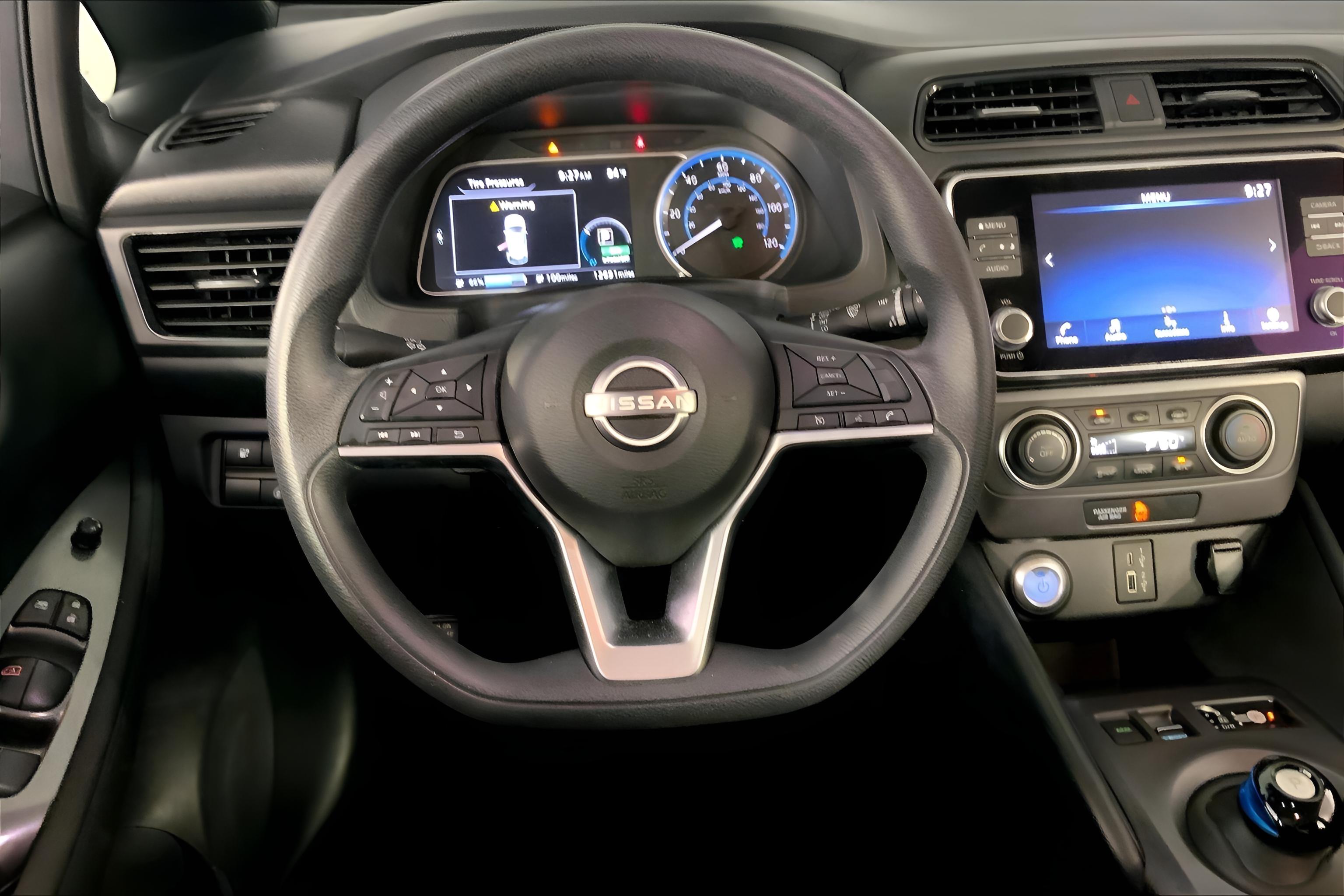 2023 Nissan LEAF S