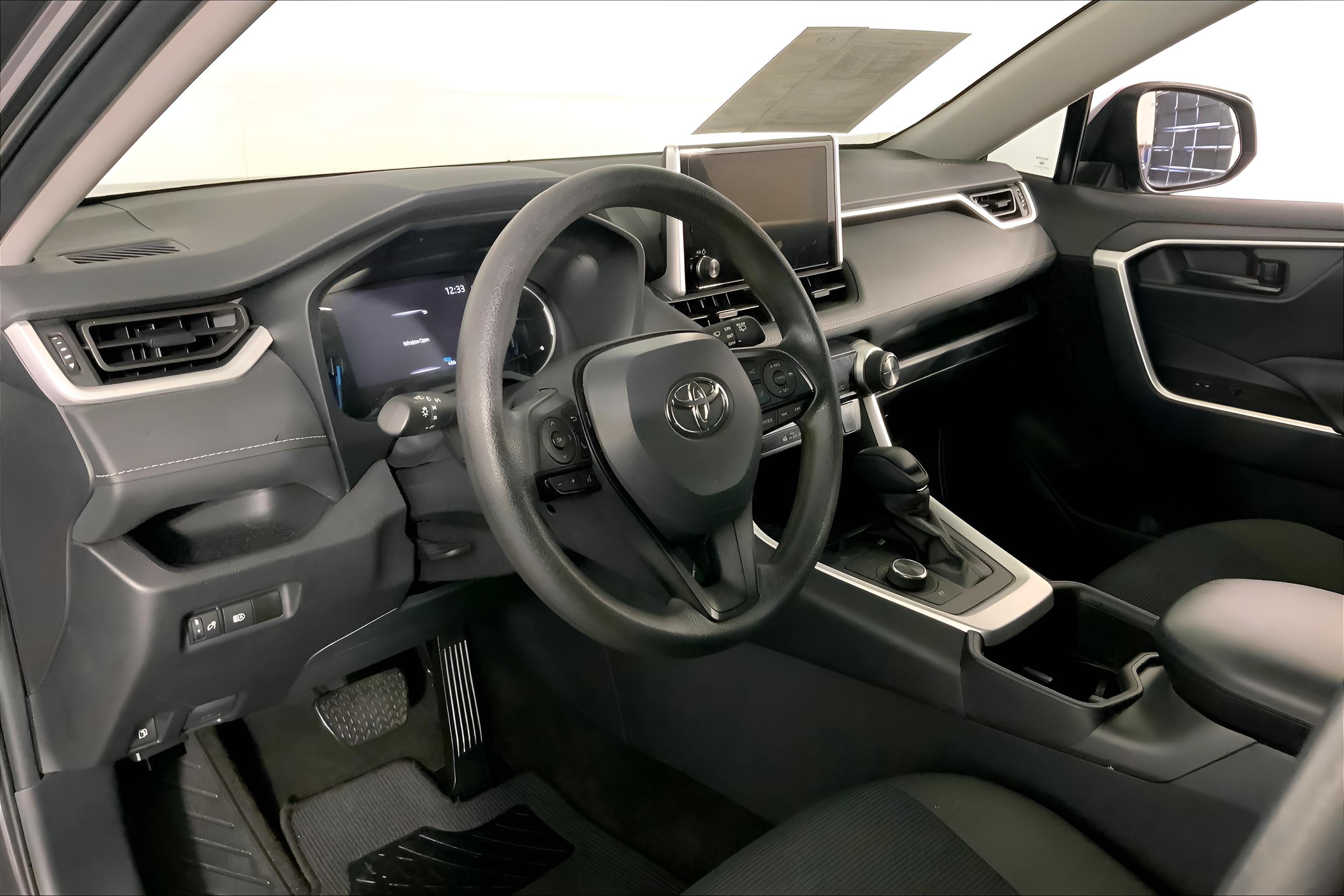 2025 Toyota Rav4 Hybrid LE