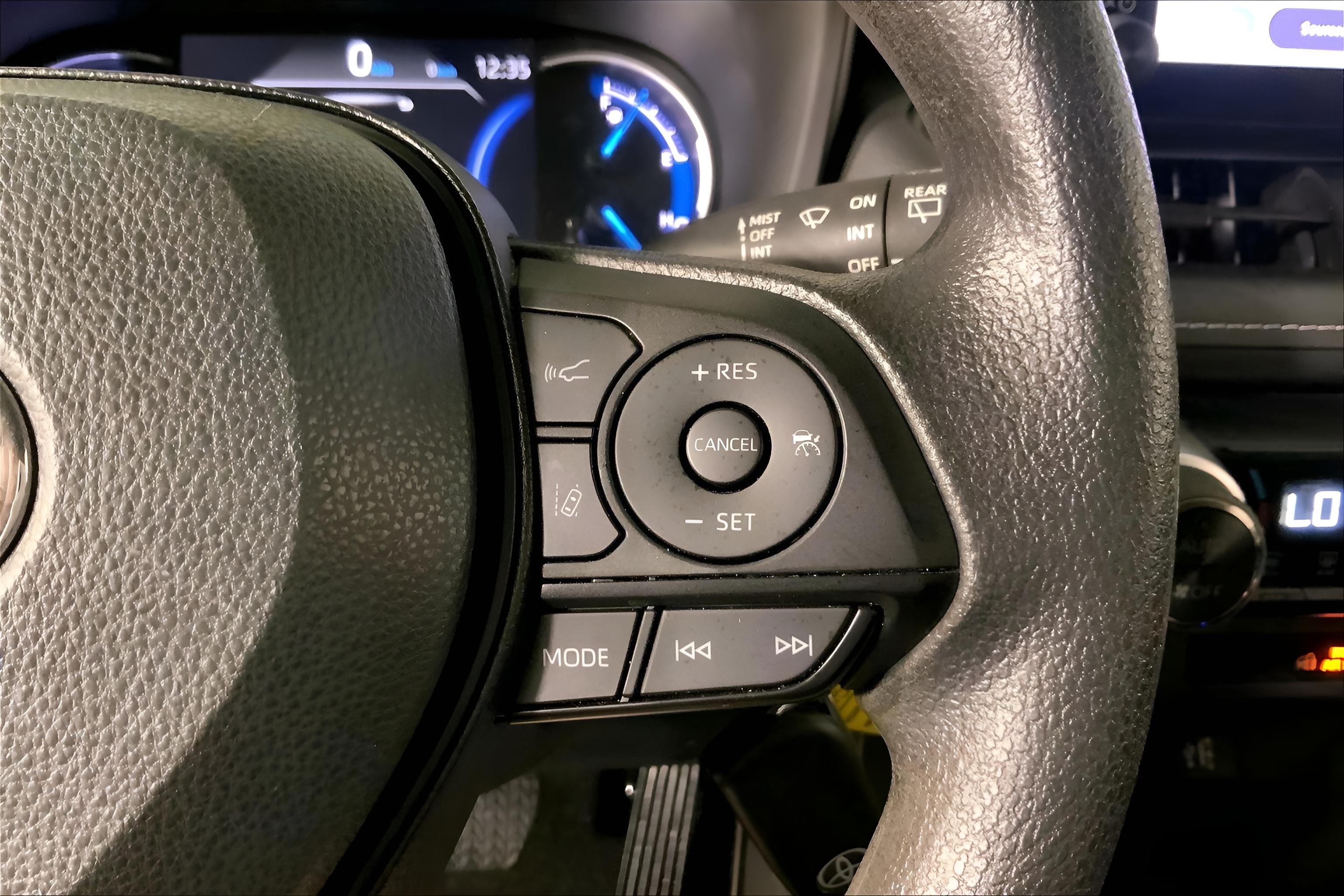 2025 Toyota Rav4 Hybrid LE