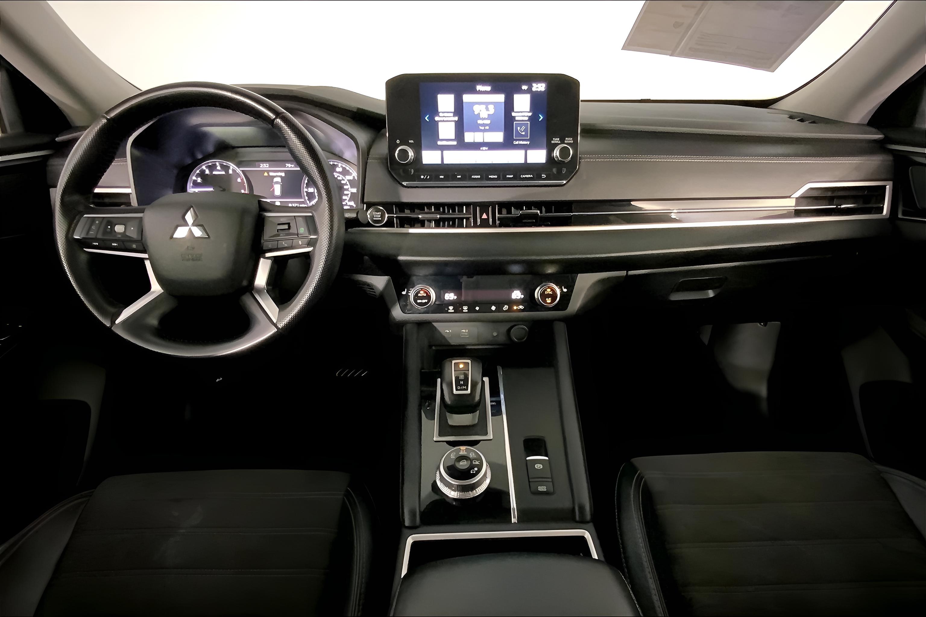 2024 Mitsubishi Outlander SE Black Edition