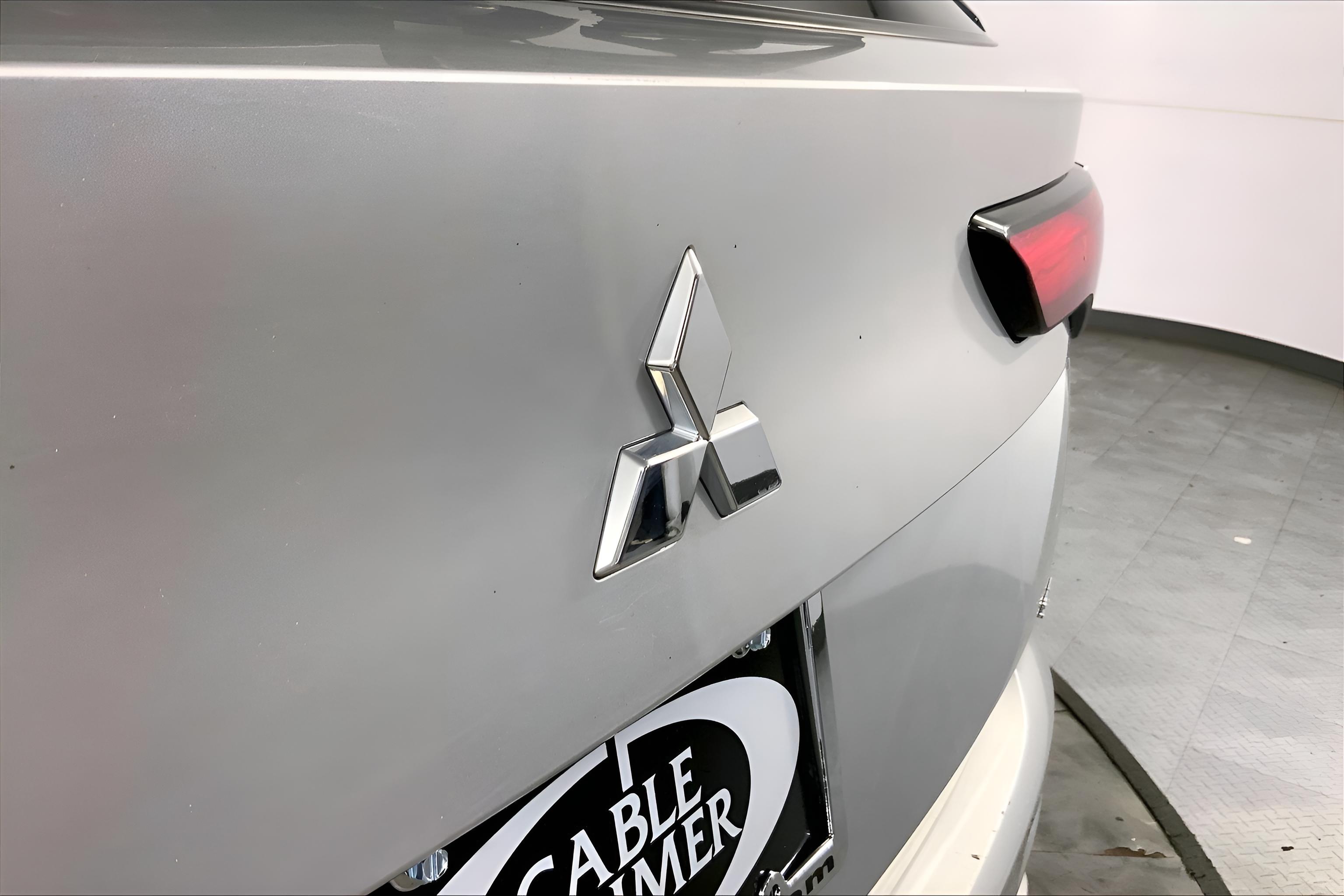2024 Mitsubishi Outlander SE Black Edition