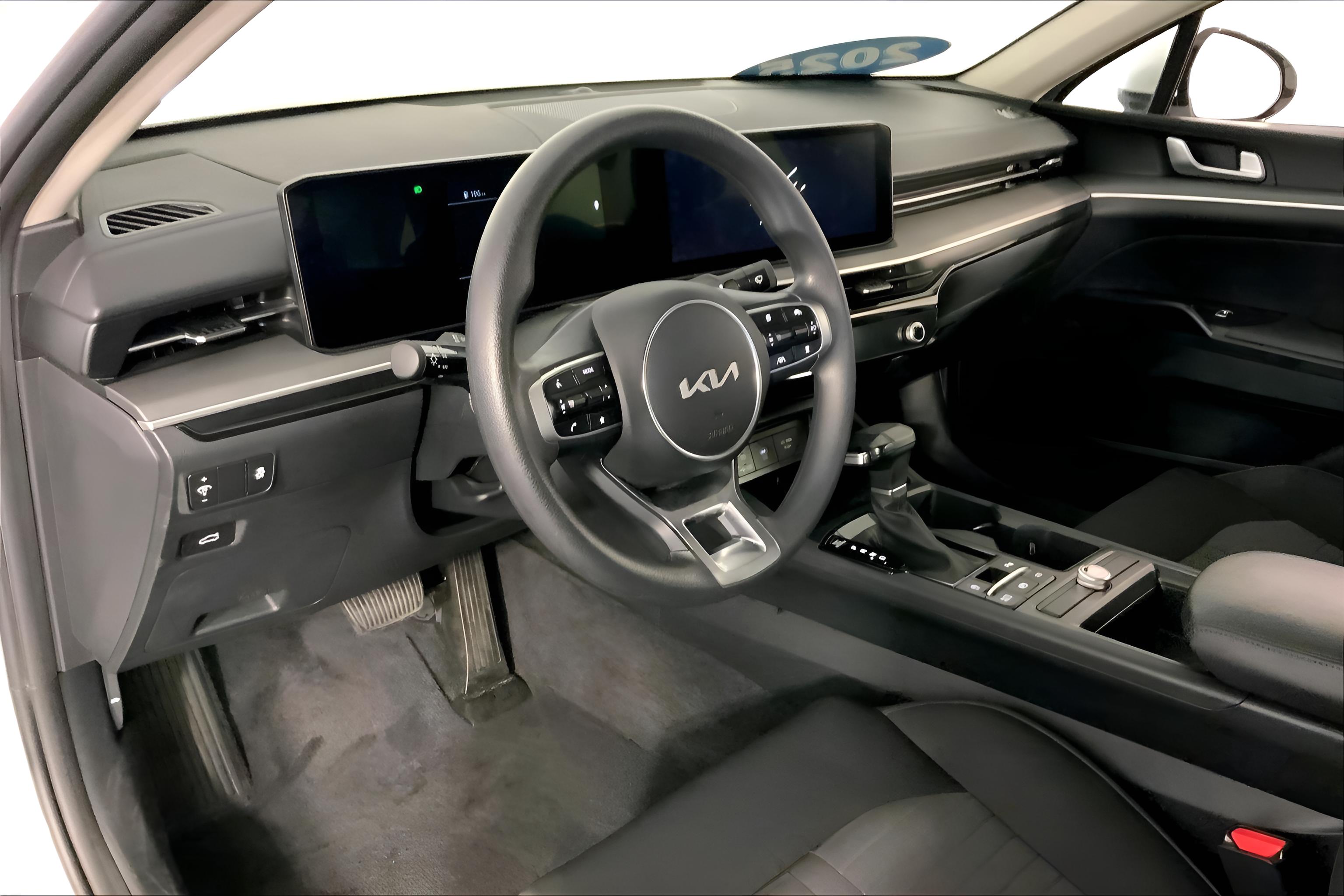 2025 Kia K5 LXS
