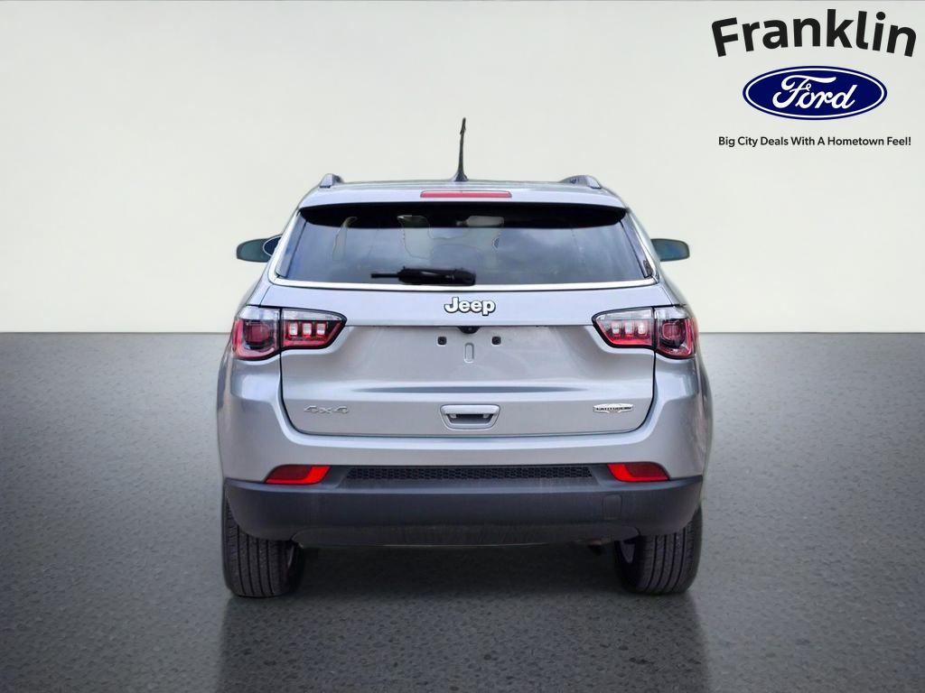 2022 Jeep Compass Latitude Lux