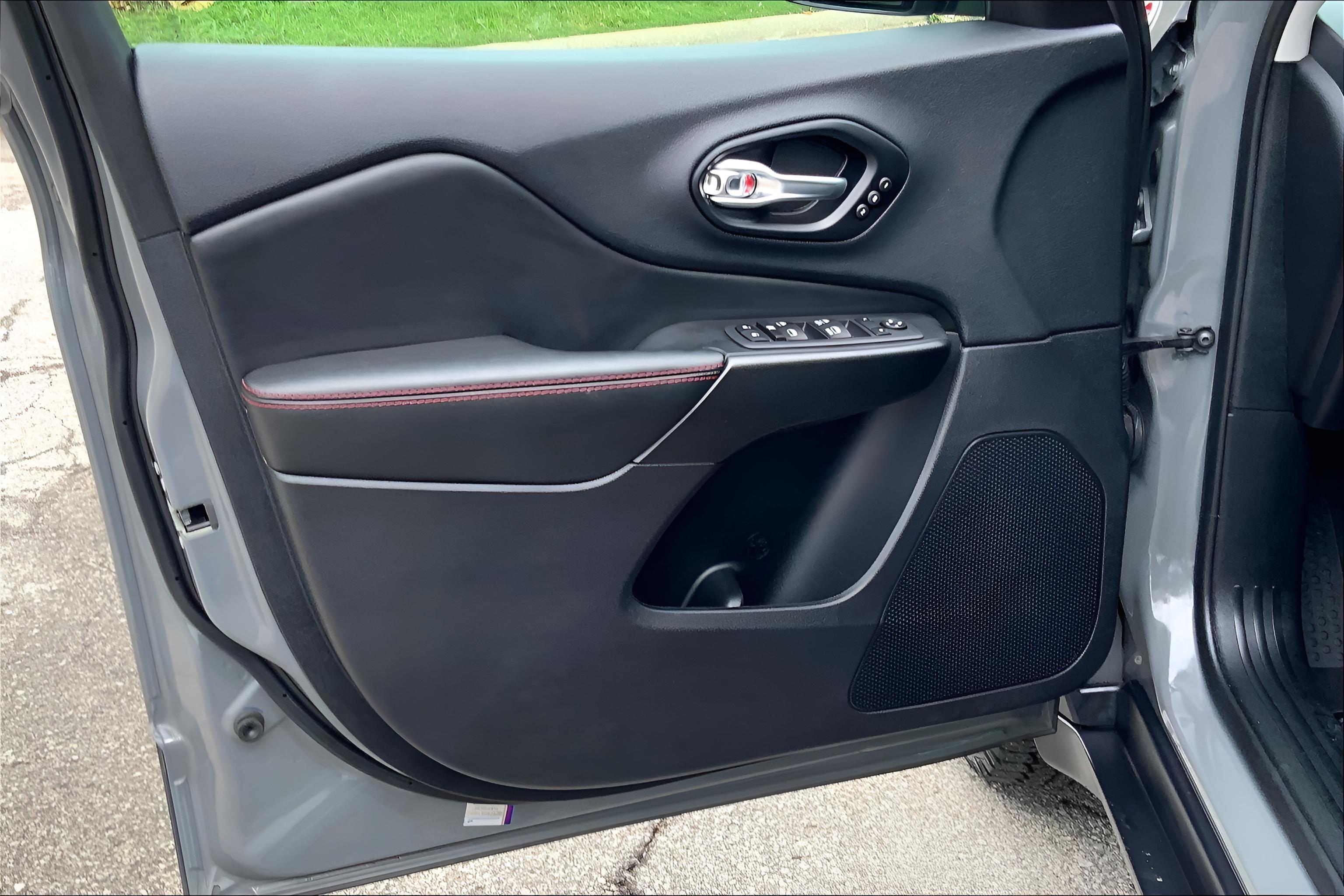 2022 Jeep Cherokee Trailhawk