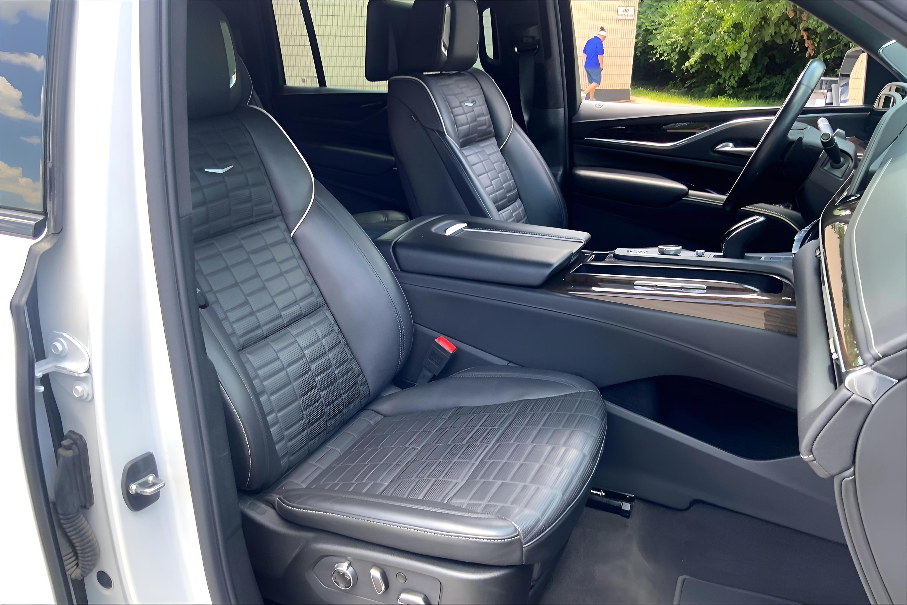 2024 Cadillac Escalade ESV Sport Platinum