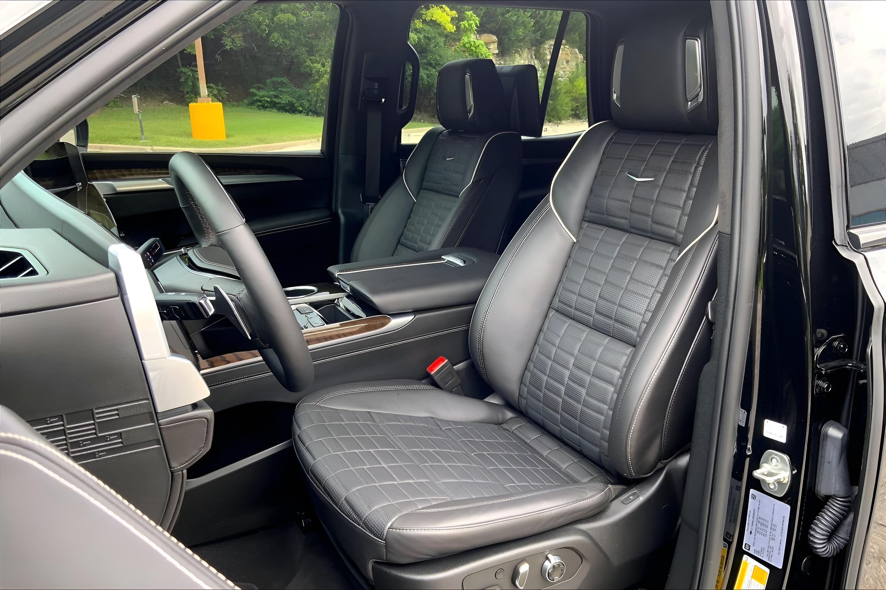 2025 Cadillac Escalade Sport Platinum