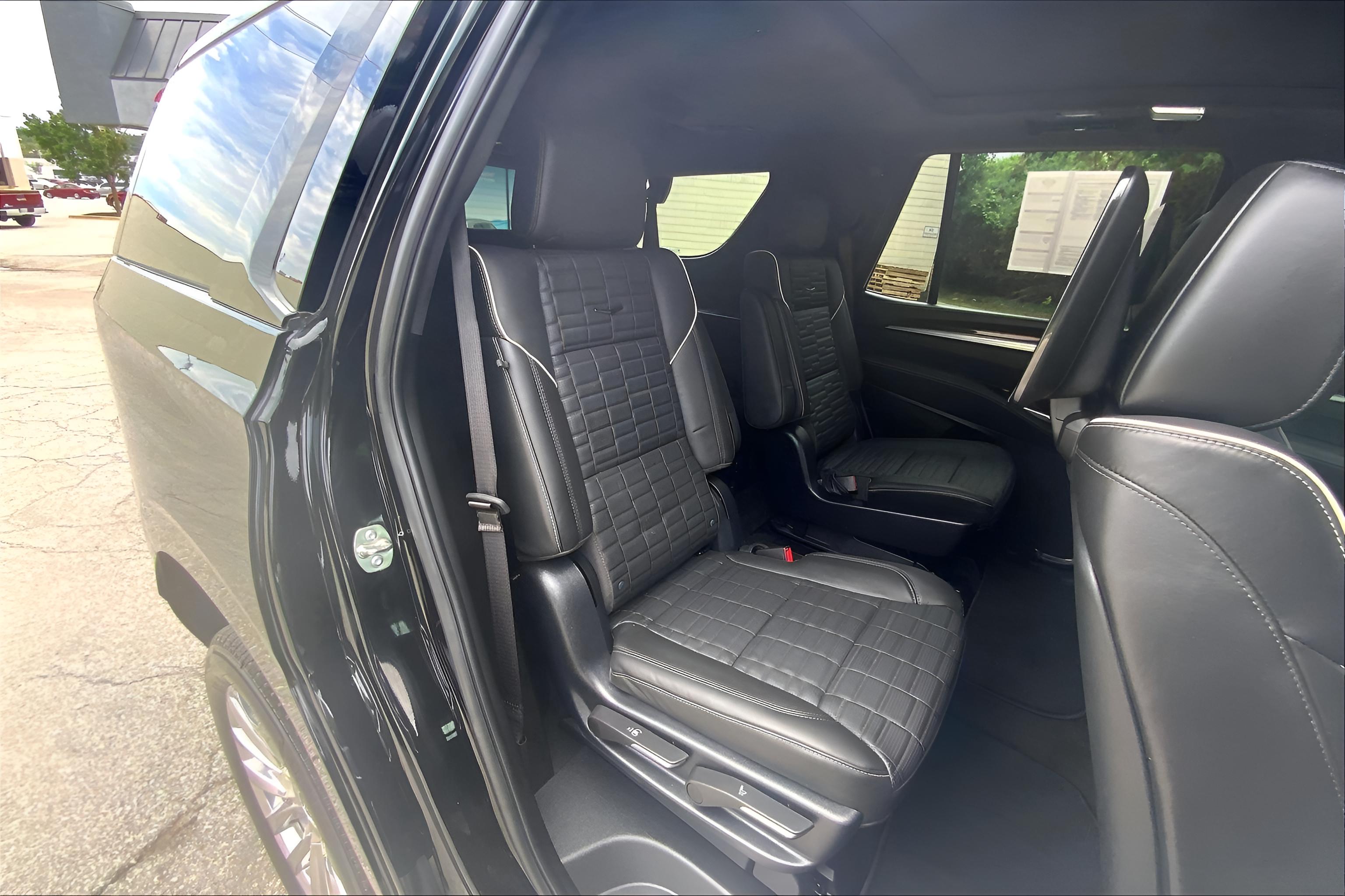 2025 Cadillac Escalade Sport Platinum