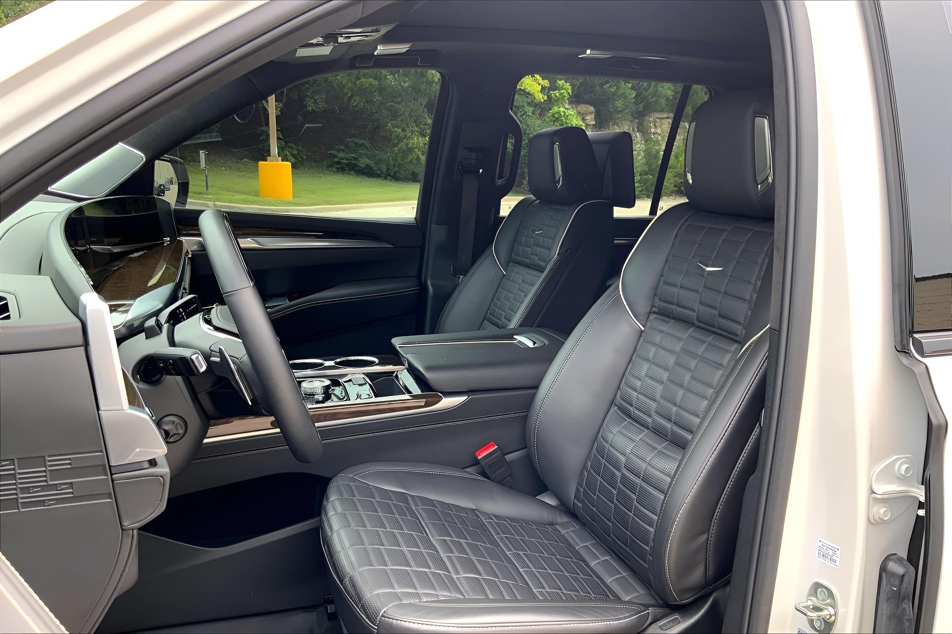 2025 Cadillac Escalade Sport Platinum