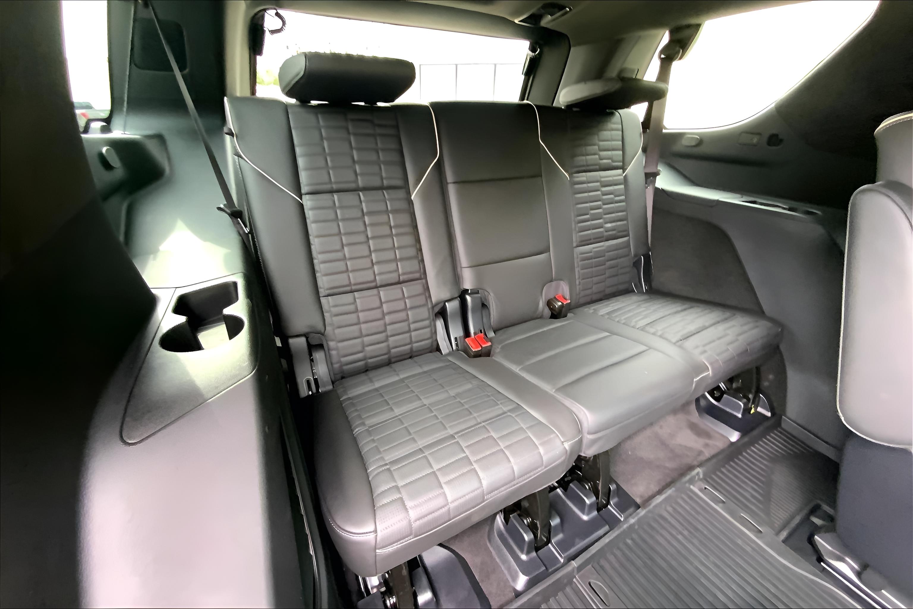 2025 Cadillac Escalade Sport Platinum