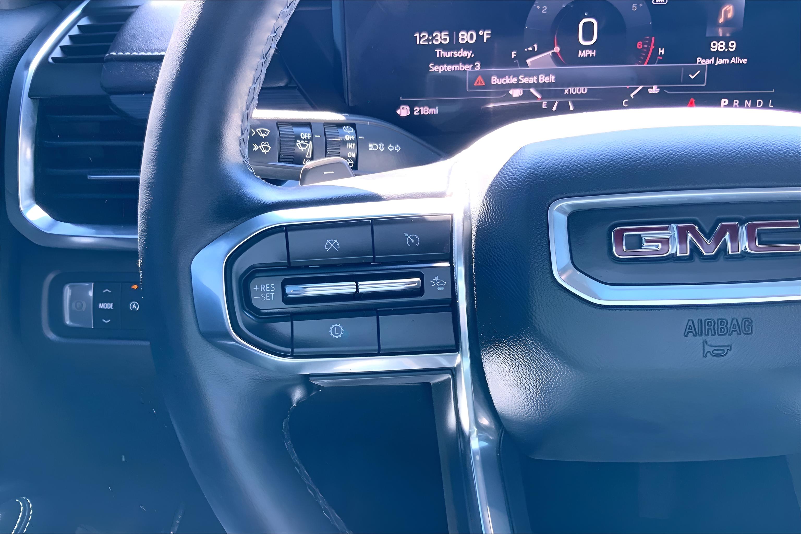 2024 GMC Acadia Elevation