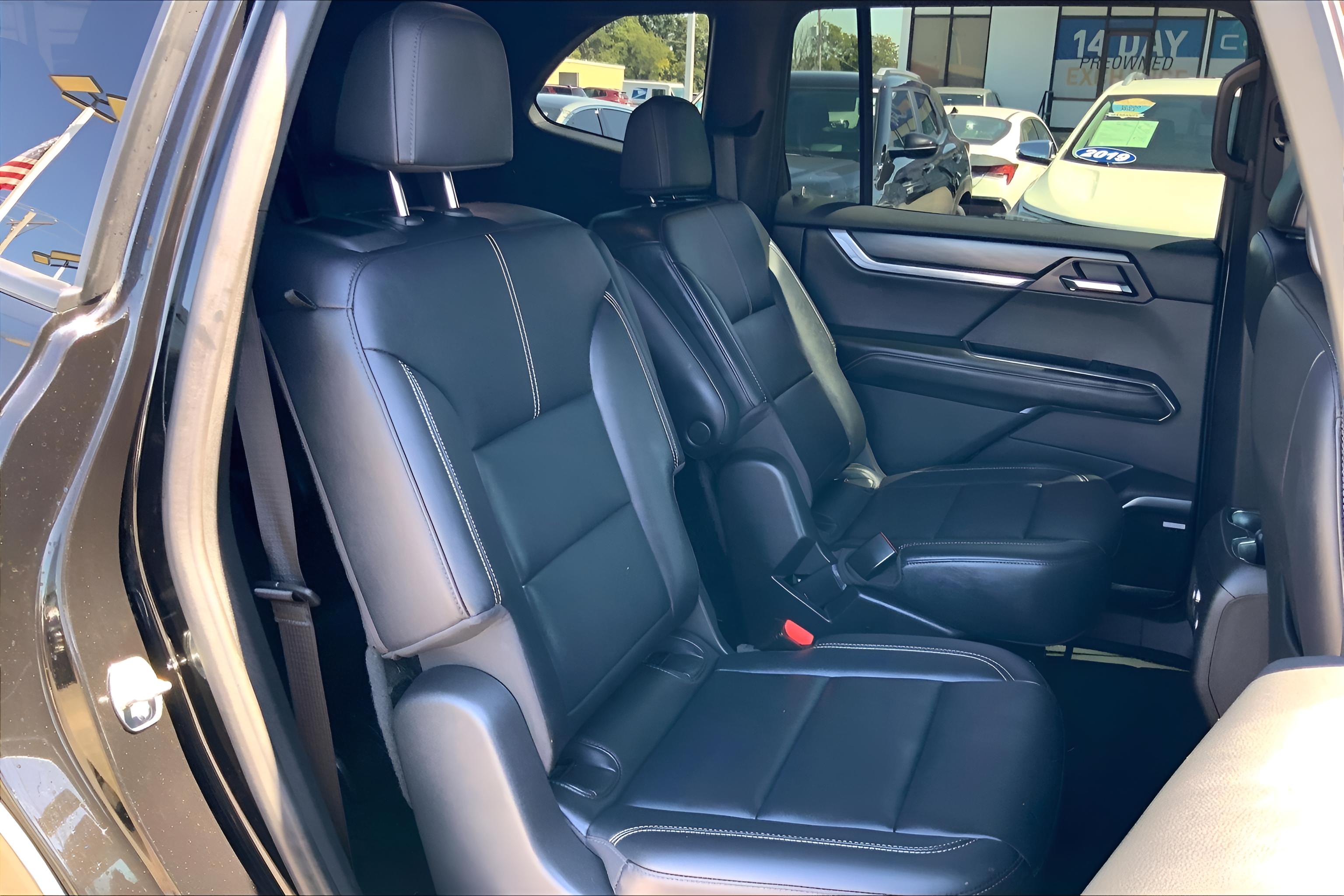 2024 GMC Acadia Elevation