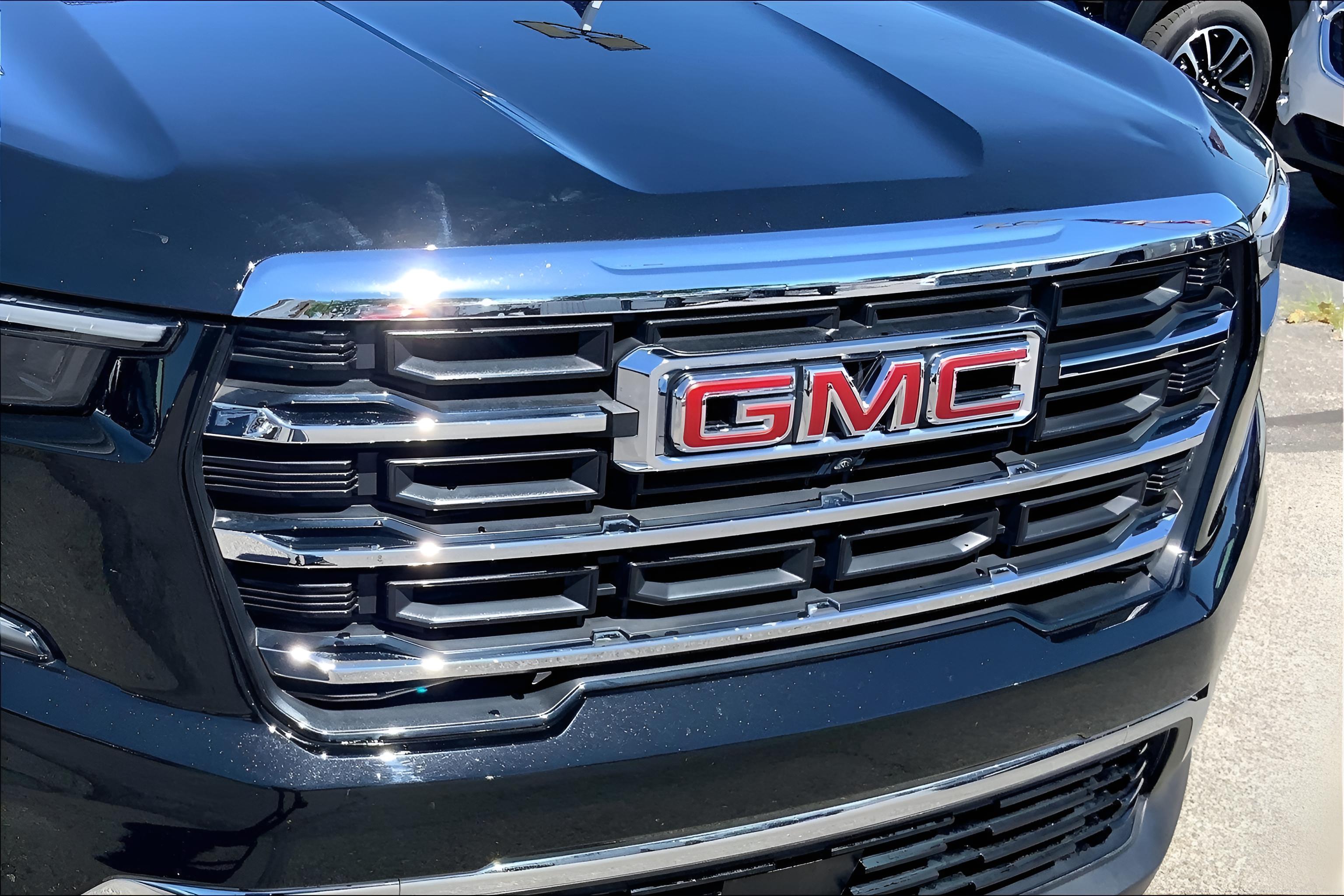 2024 GMC Acadia Elevation