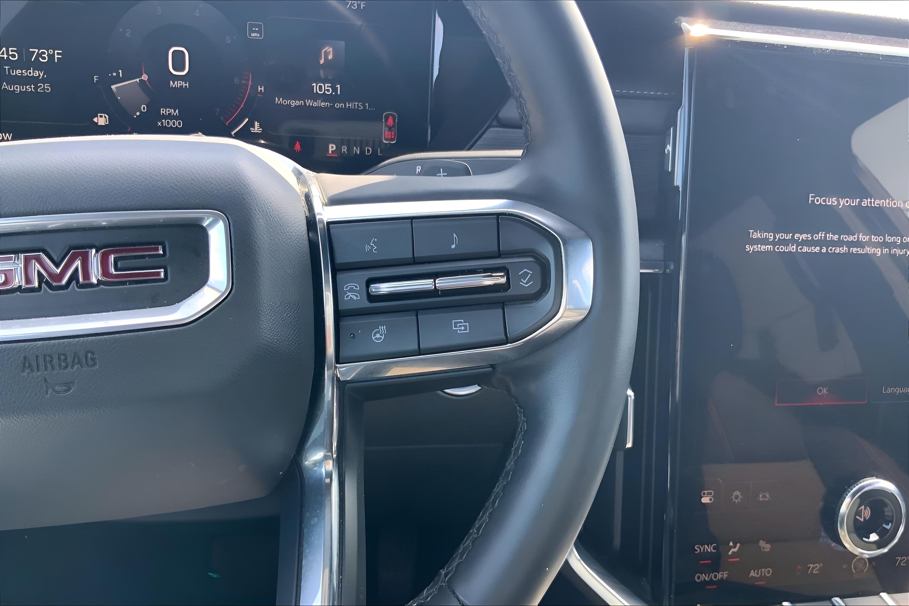 2025 GMC Acadia Elevation