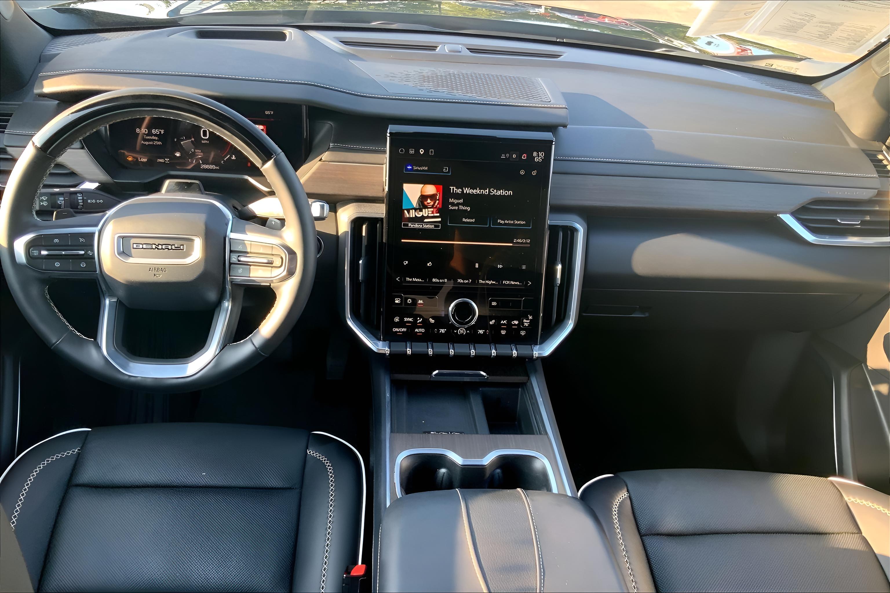 2025 GMC Acadia Denali