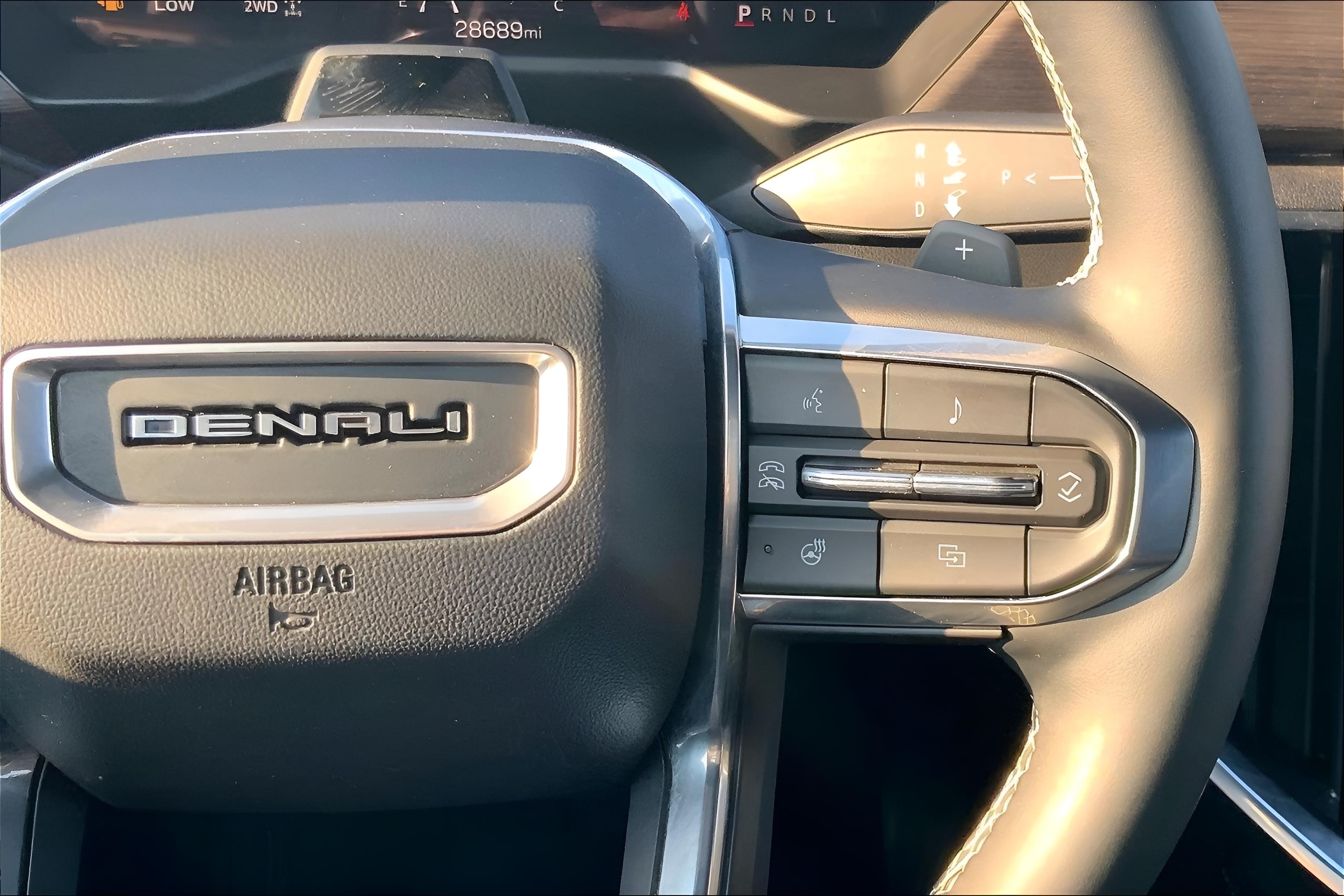 2025 GMC Acadia Denali
