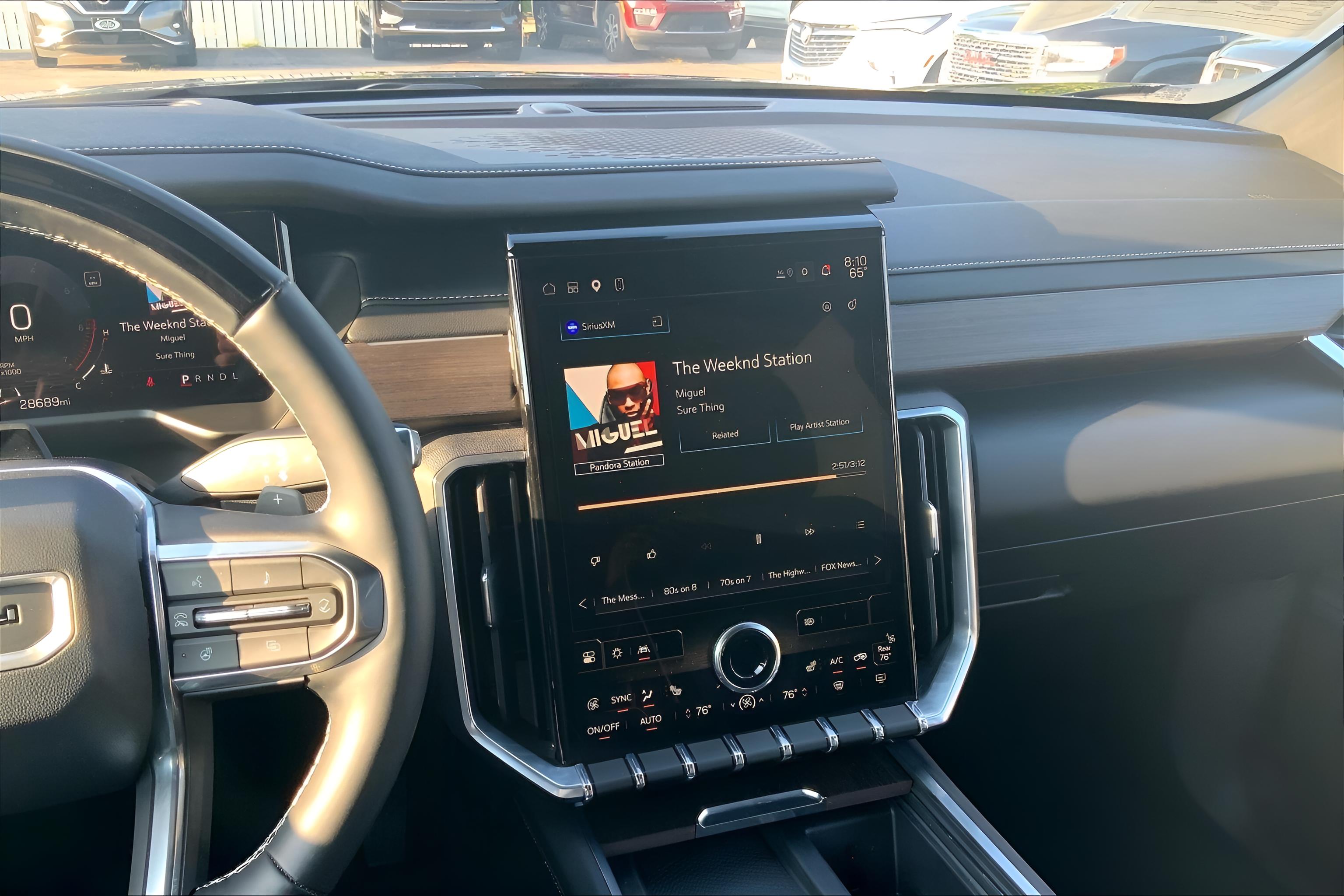 2025 GMC Acadia Denali