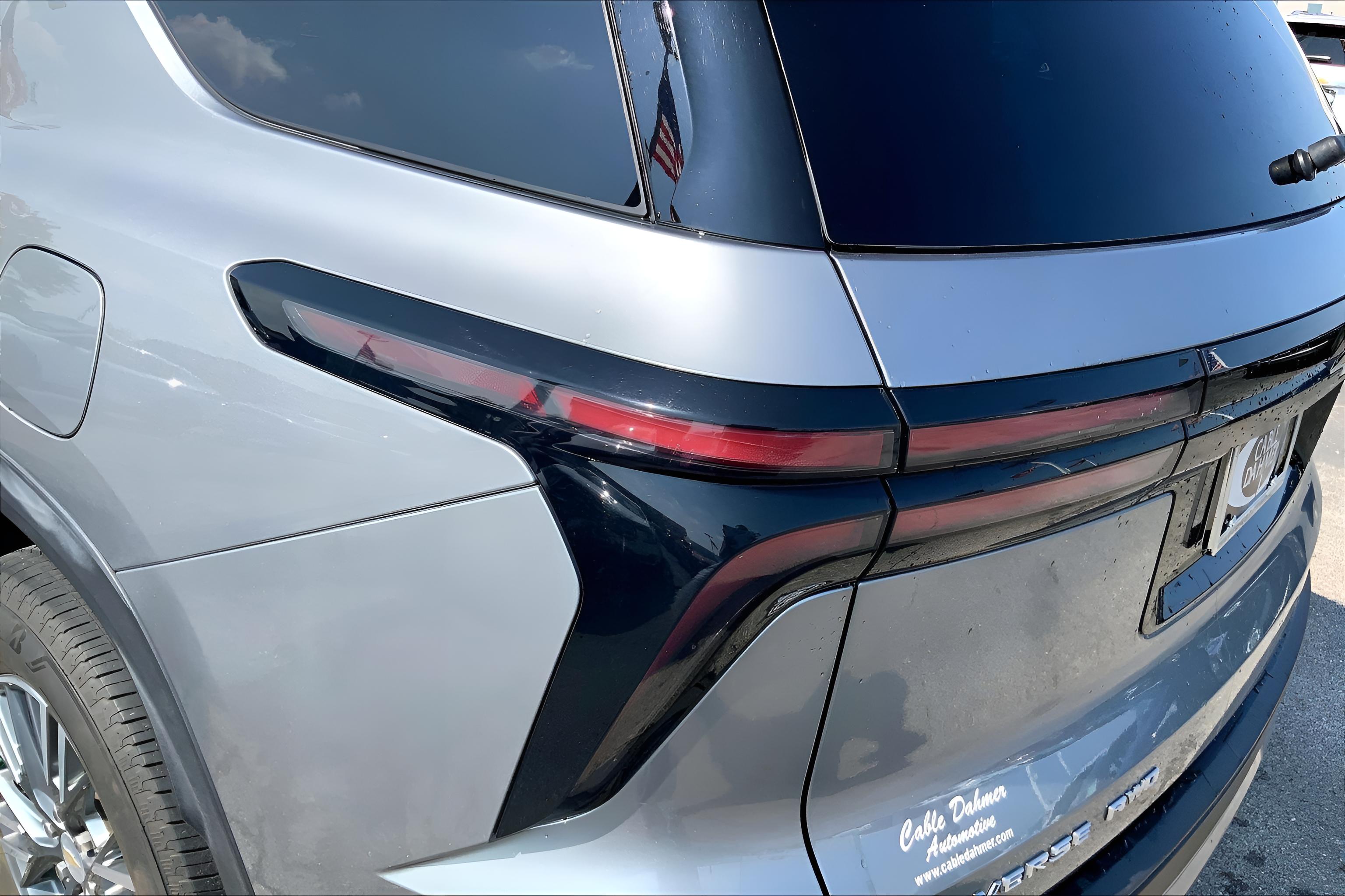 2024 Chevrolet Traverse LT