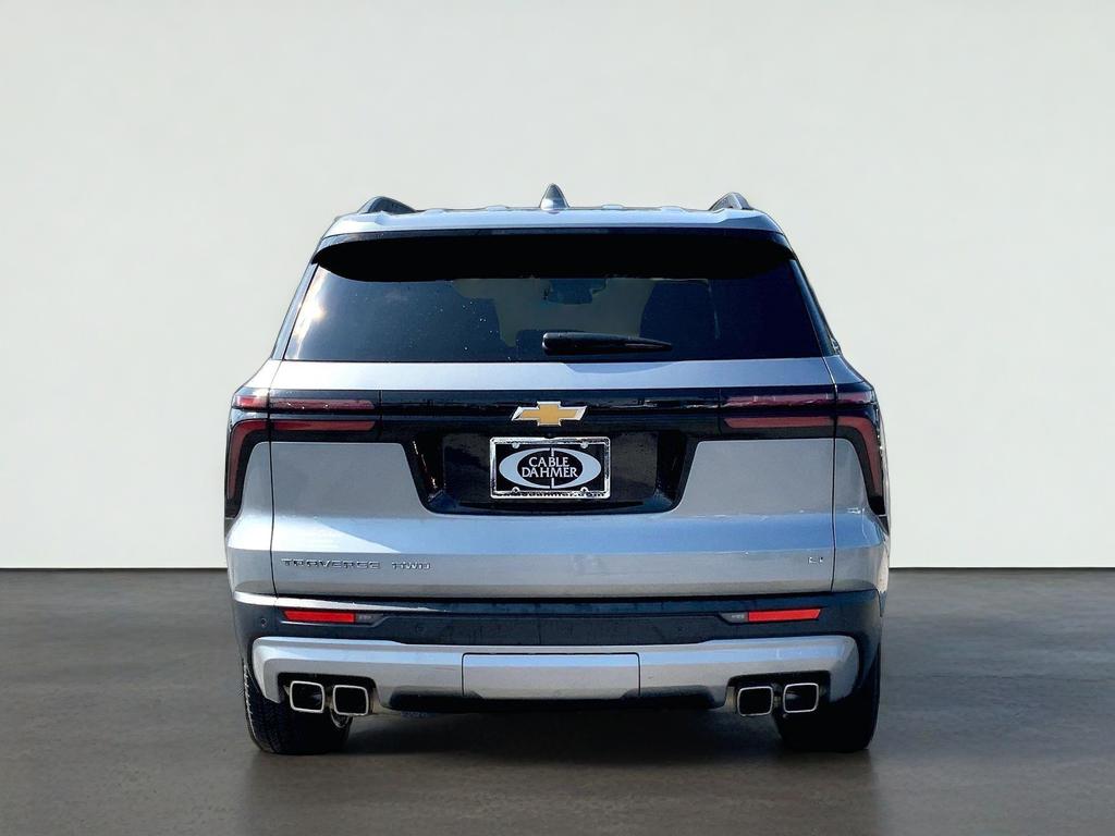 2024 Chevrolet Traverse LT